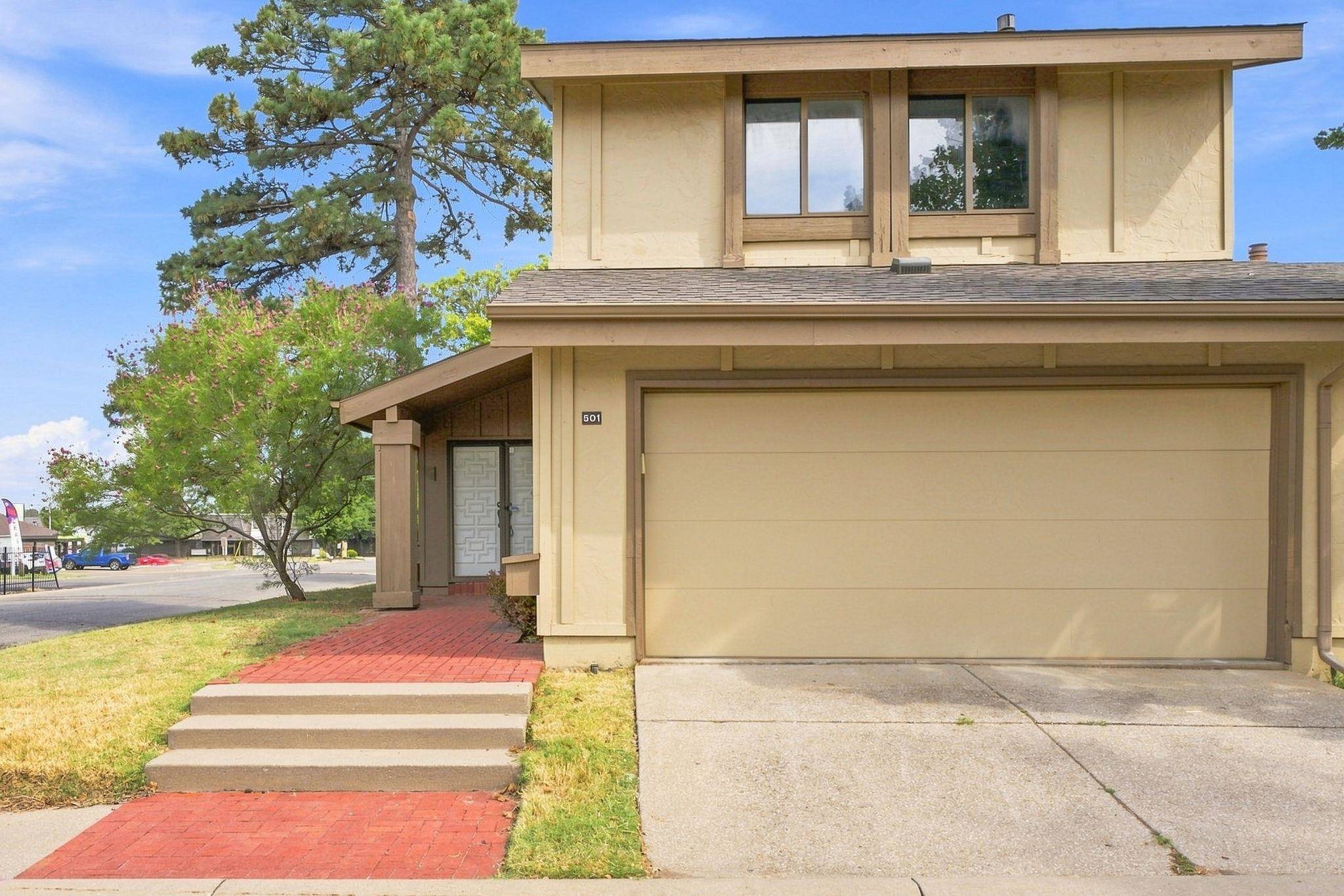 8201 E Harry Unit 501, Wichita, KS 67207