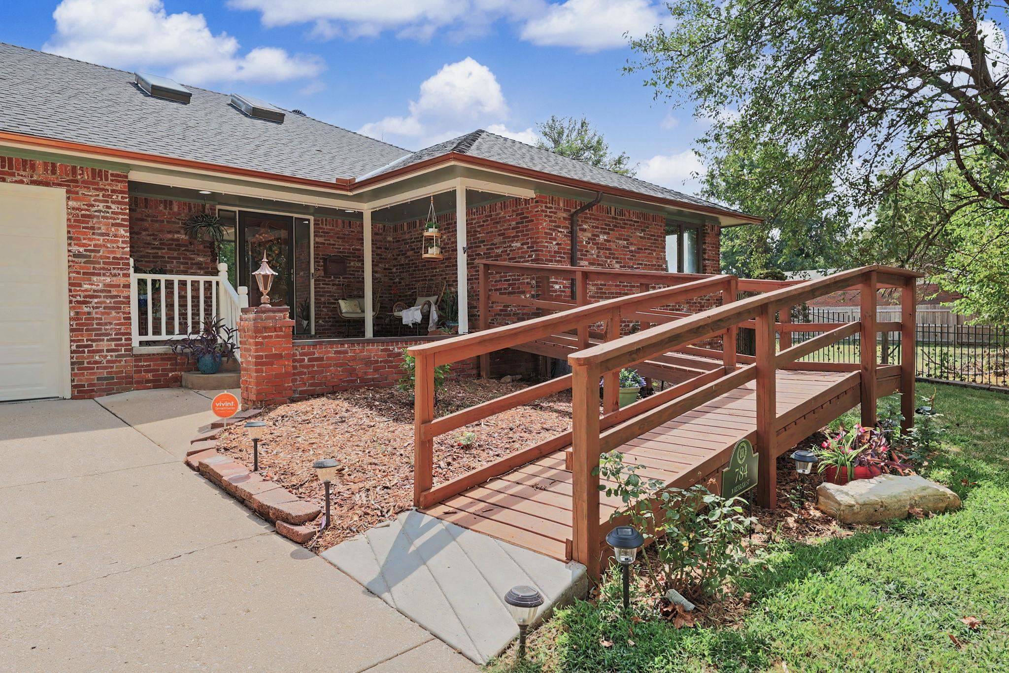 784 N Kessler St, Wichita, KS 67203