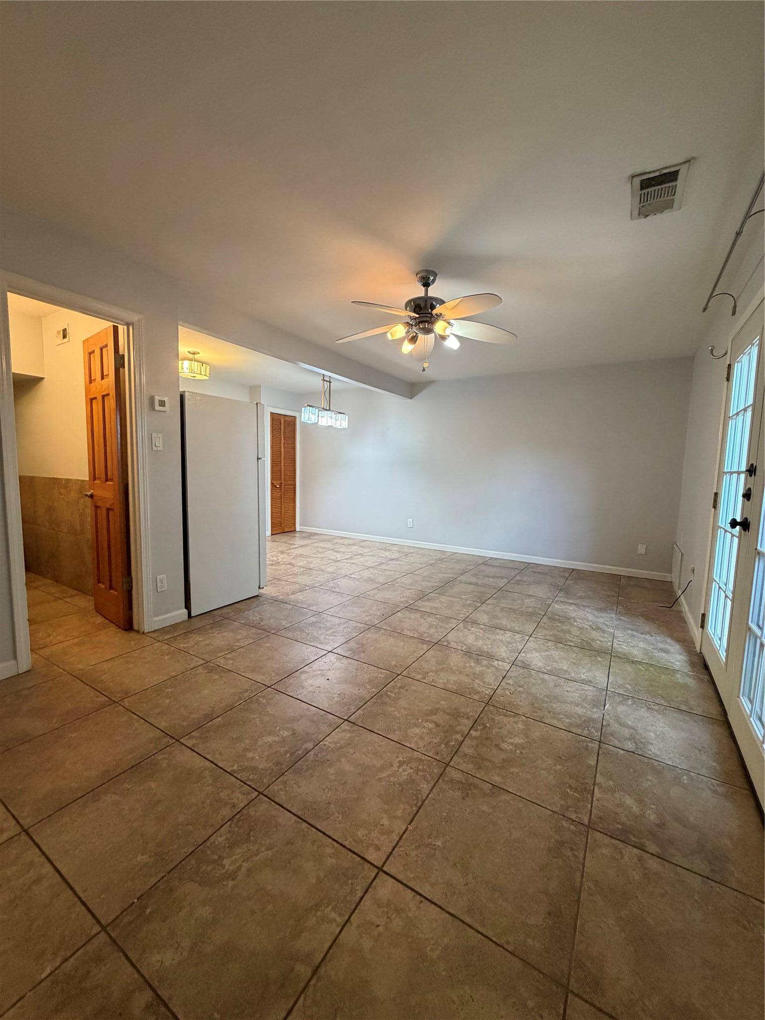2303 Barton Village CIR #101, Austin, TX 78704