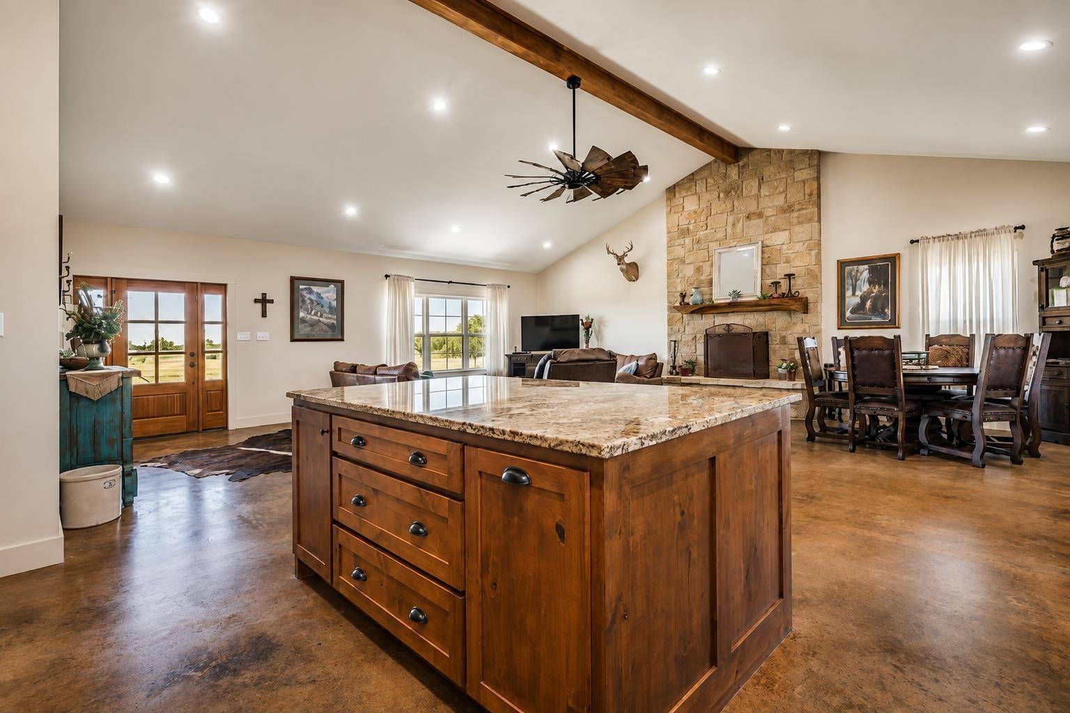 19892 Vilas RD, Holland, TX 76534