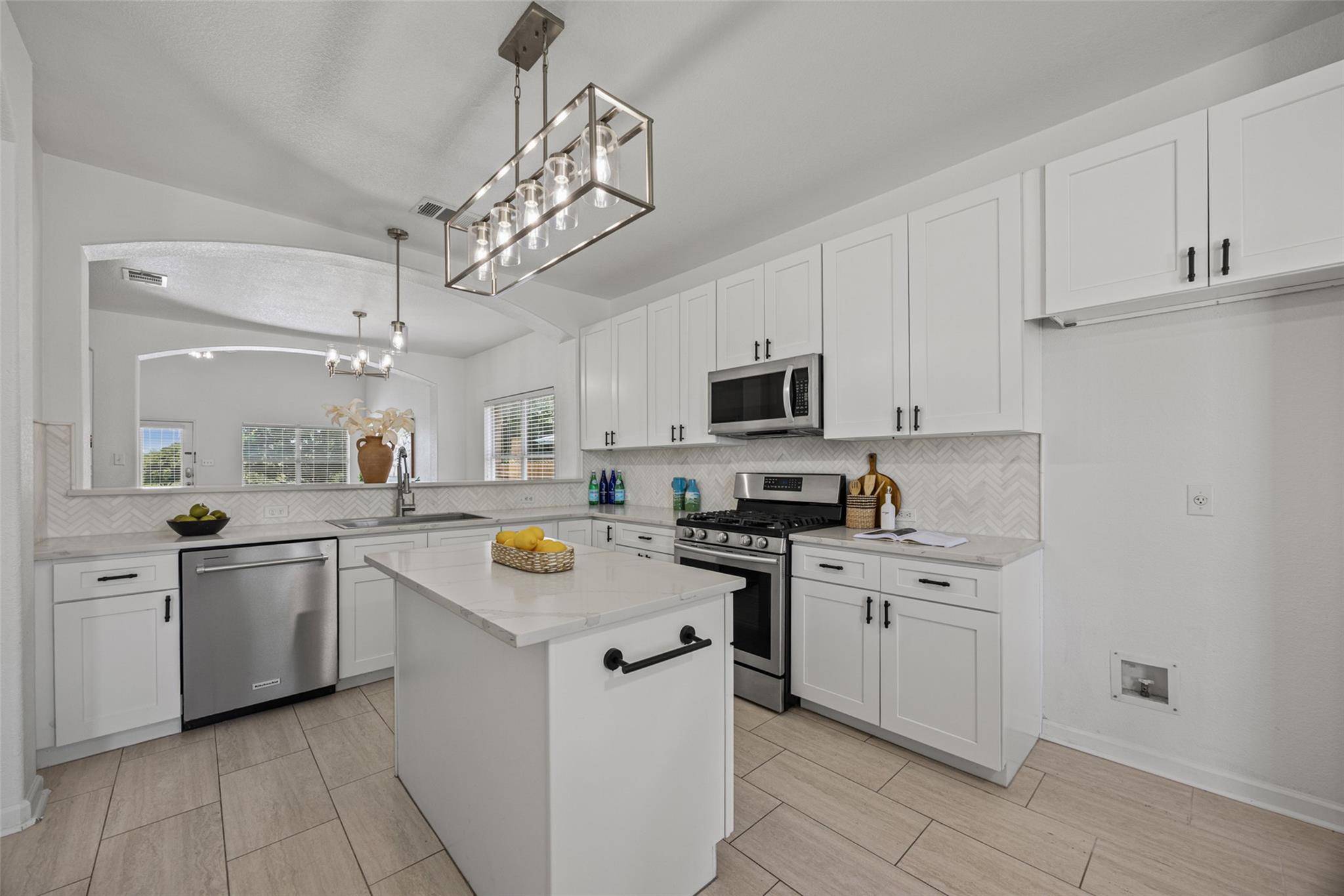 4506 Western Lake DR, Round Rock, TX 78665