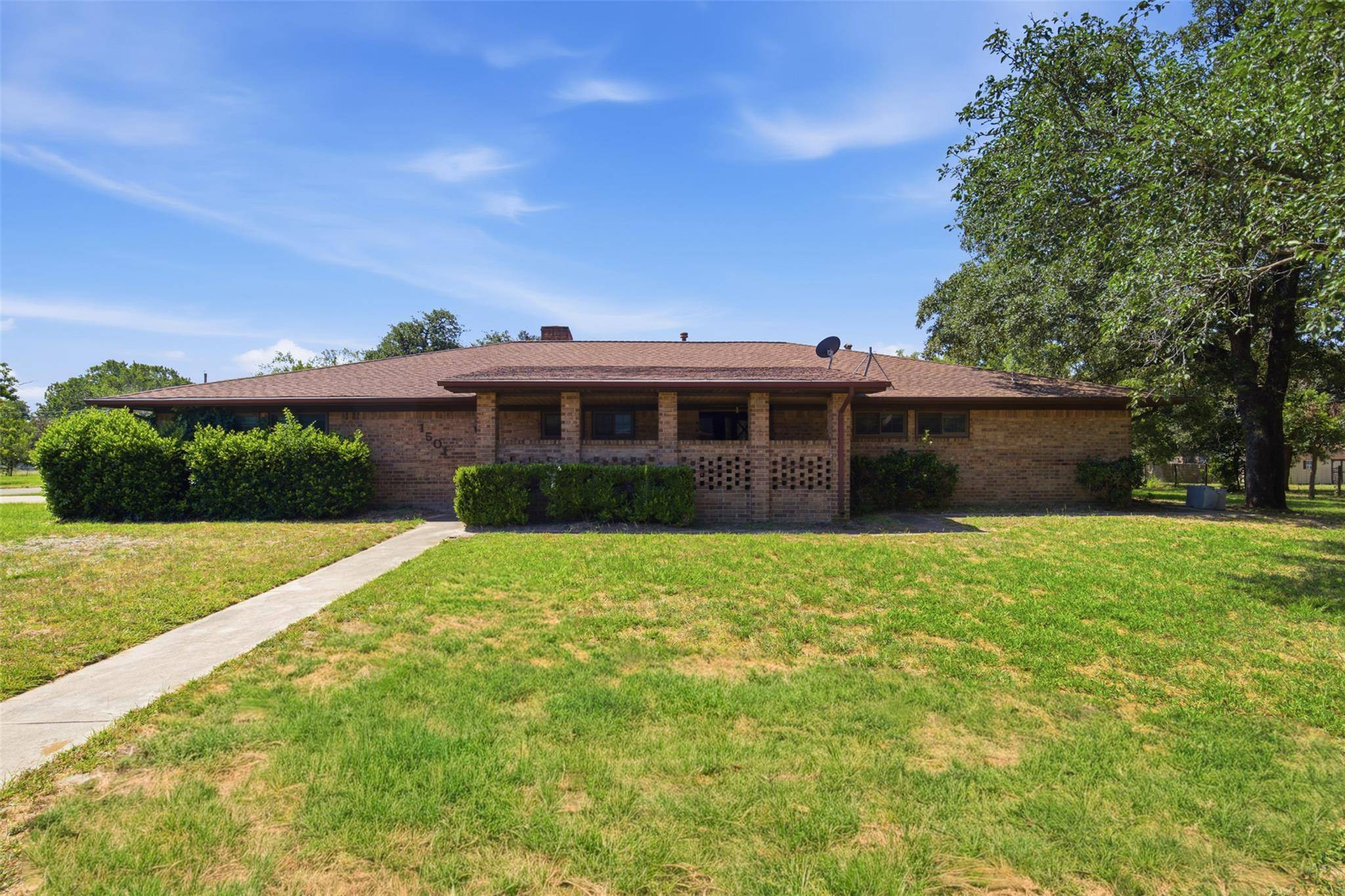 1501 Okelley RD, Rockdale, TX 76567