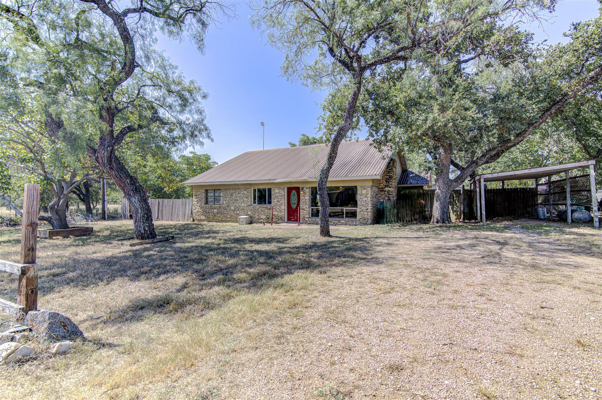 322 E Castleshoals DR, Granite Shoals, TX 78654