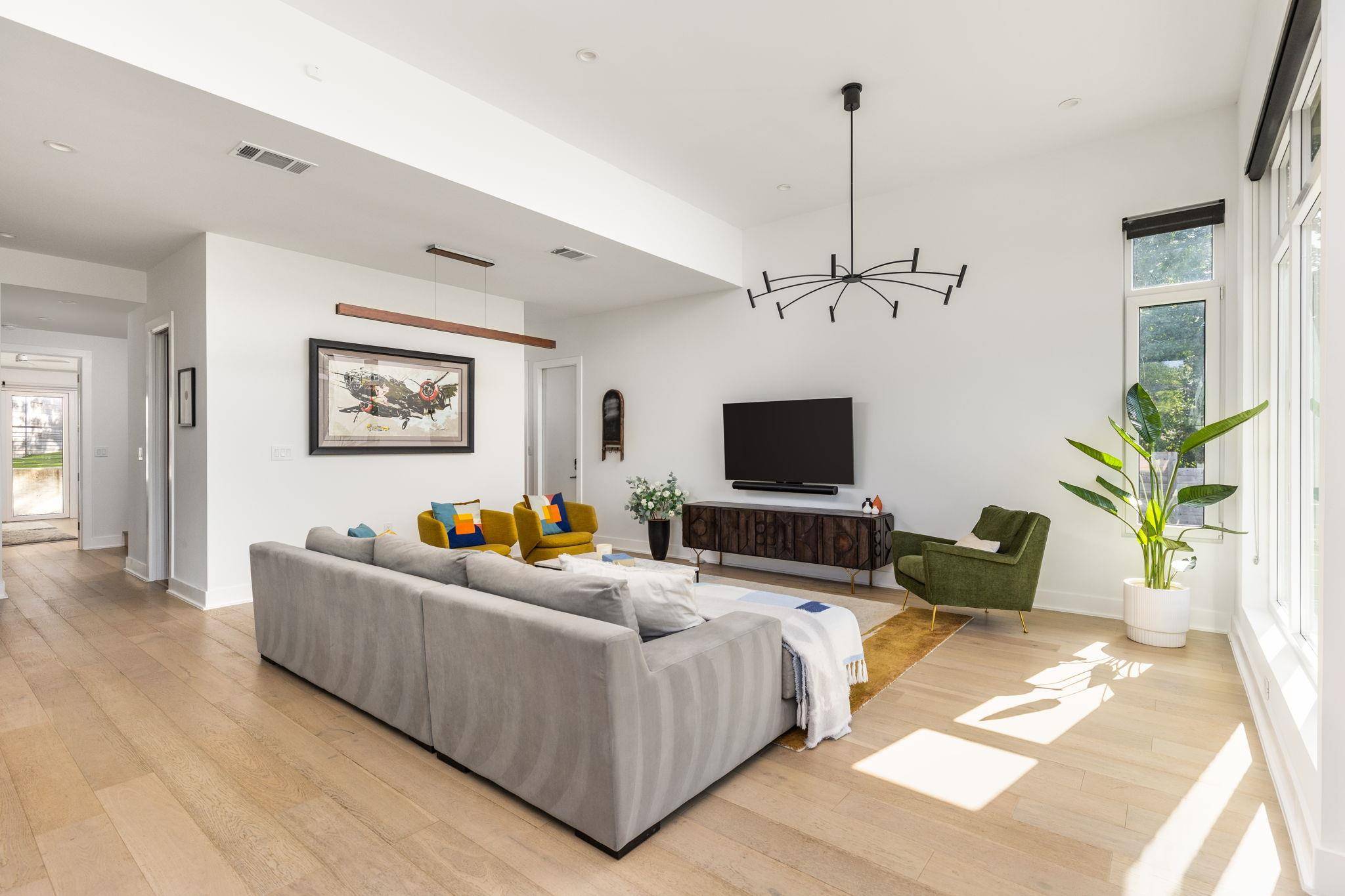 1117 Reagan TER, Austin, TX 78704