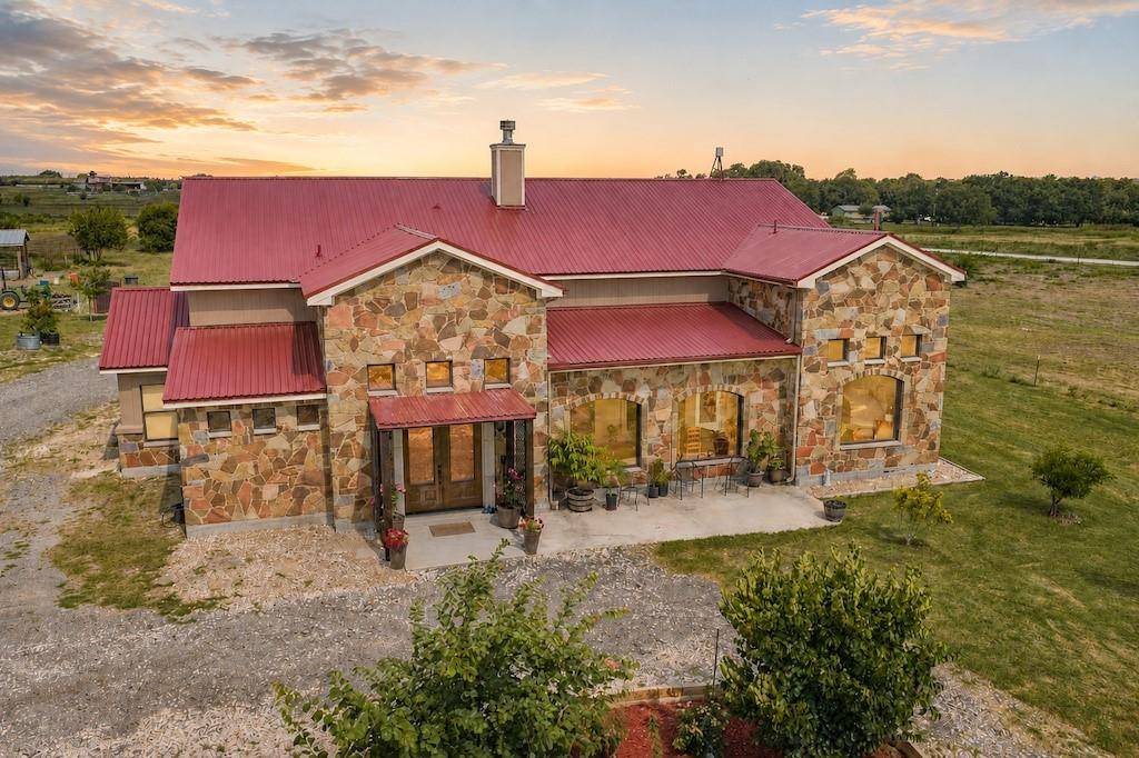 2103 County Road 320, Granger, TX 76530