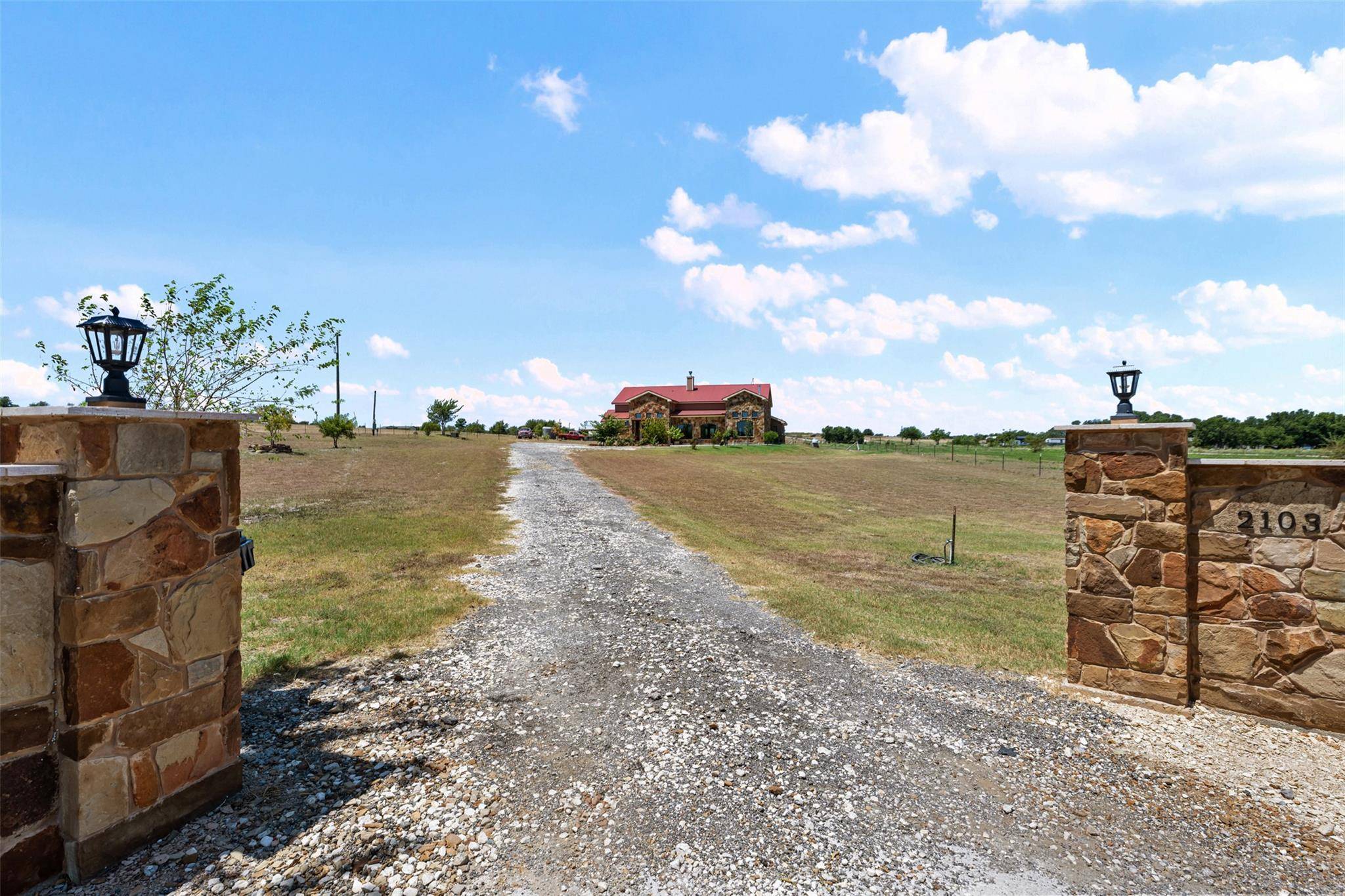 2103 County Road 320, Granger, TX 76530