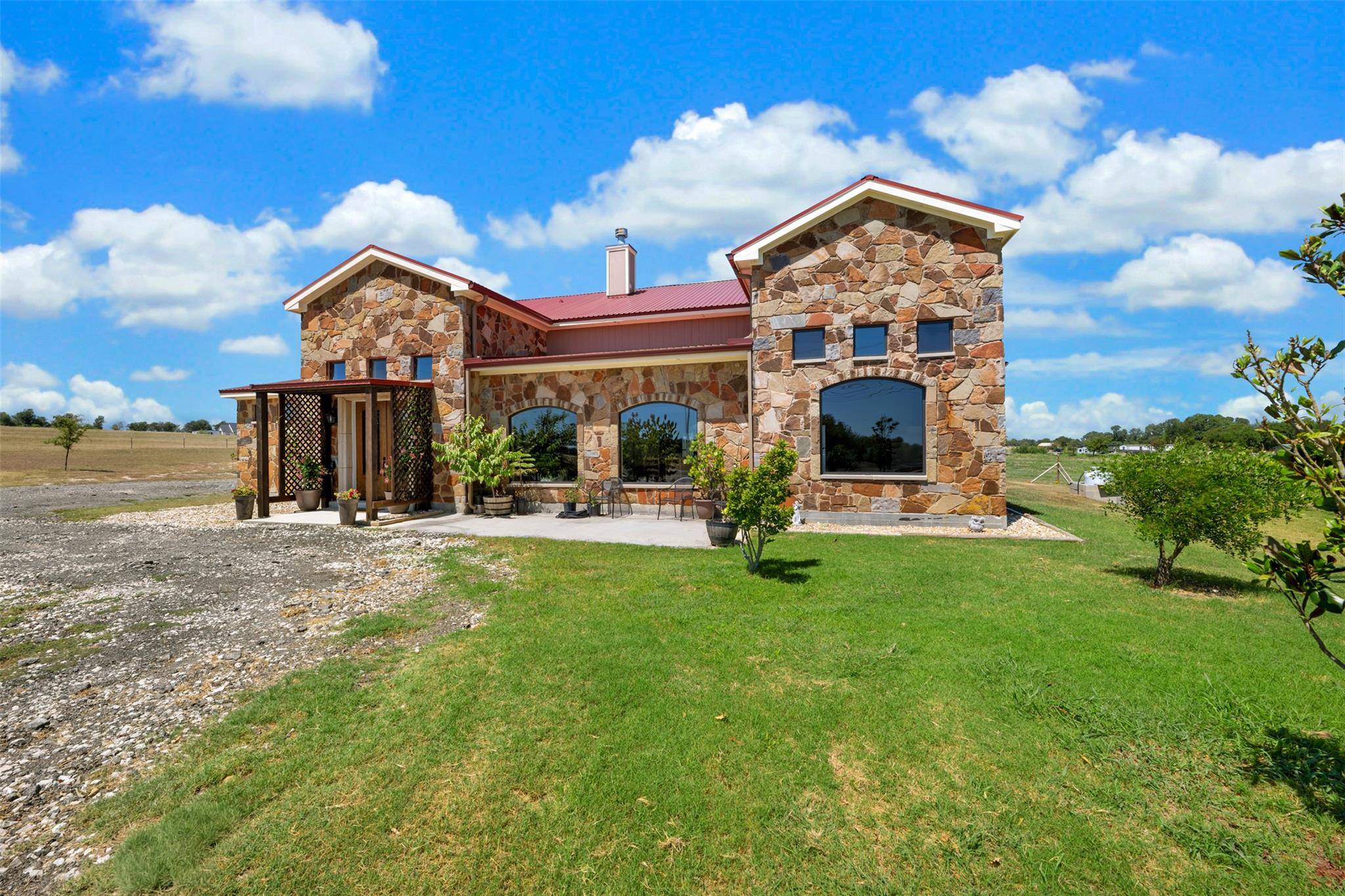 2103 County Road 320, Granger, TX 76530
