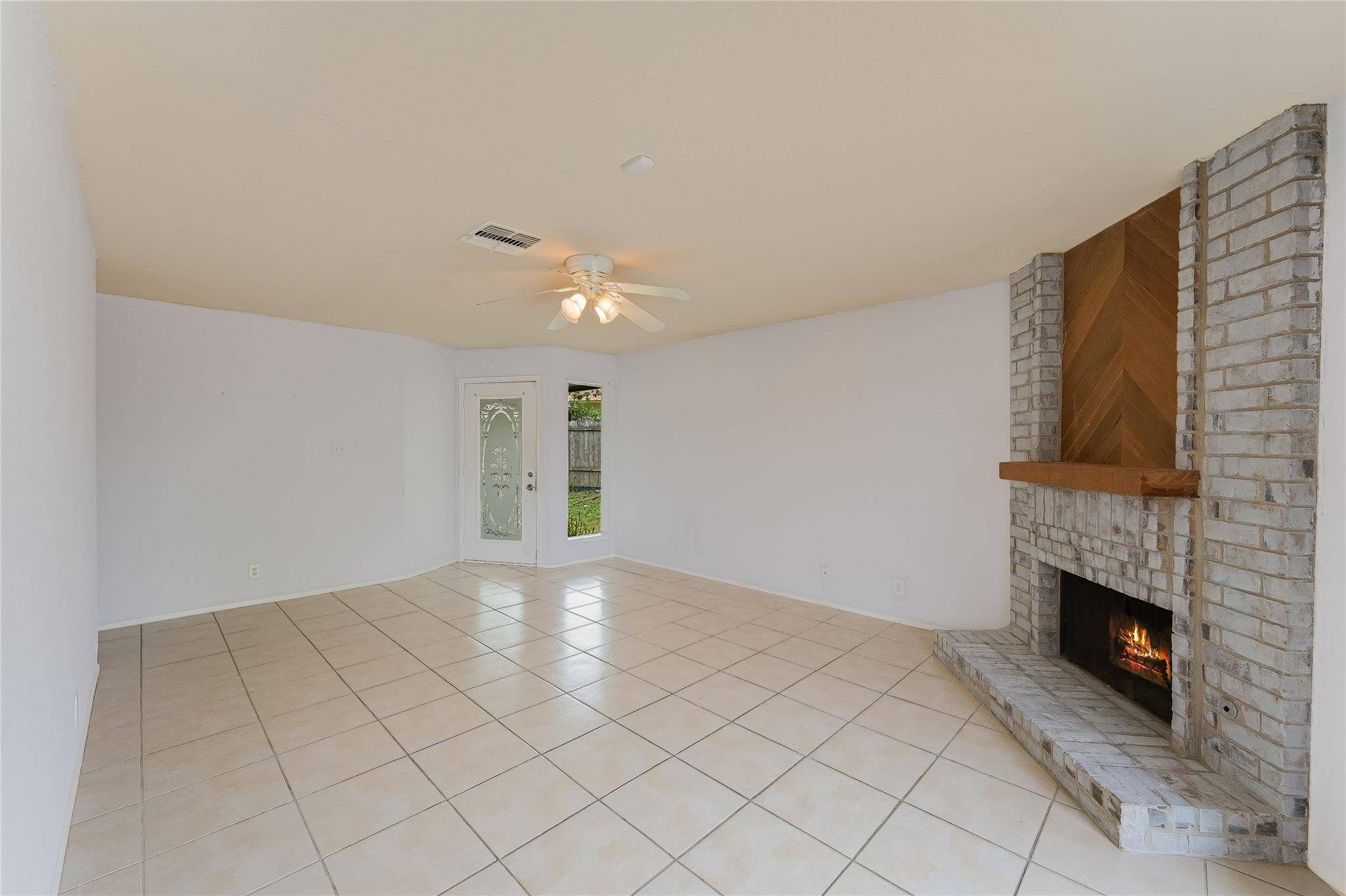 2605 W Stassney LN #B, Austin, TX 78745