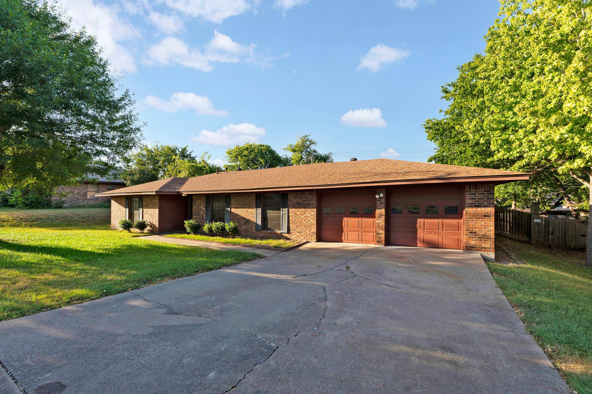 406 E Upshaw Ave, Temple, TX 76501
