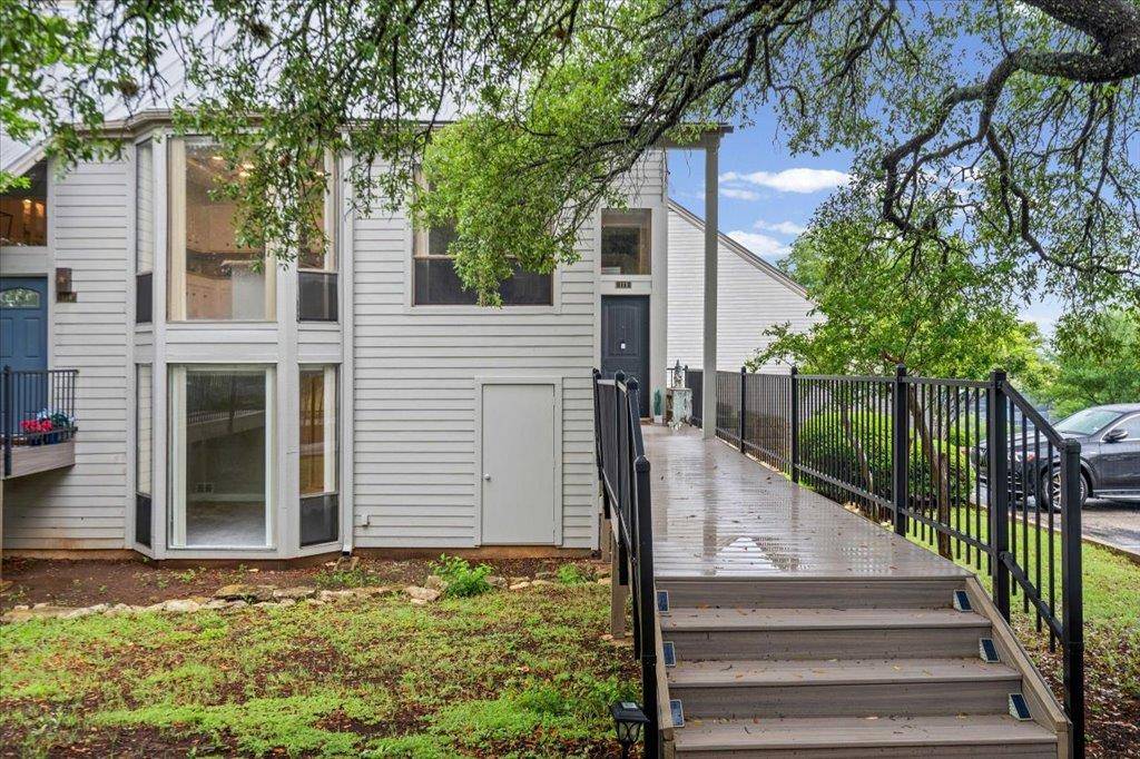 115 World Of Tennis SQ, Lakeway, TX 78738