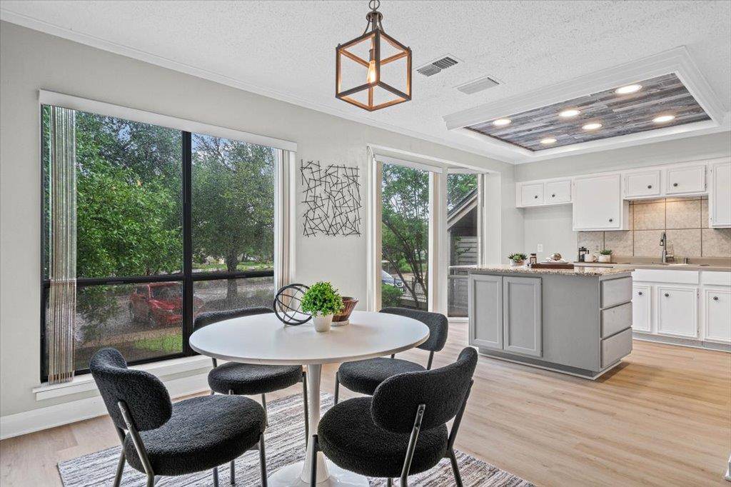 115 World Of Tennis SQ, Lakeway, TX 78738