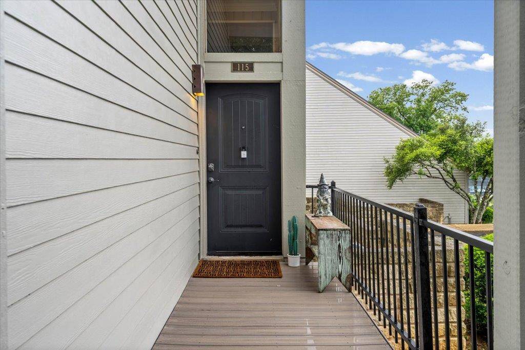 115 World Of Tennis SQ, Lakeway, TX 78738