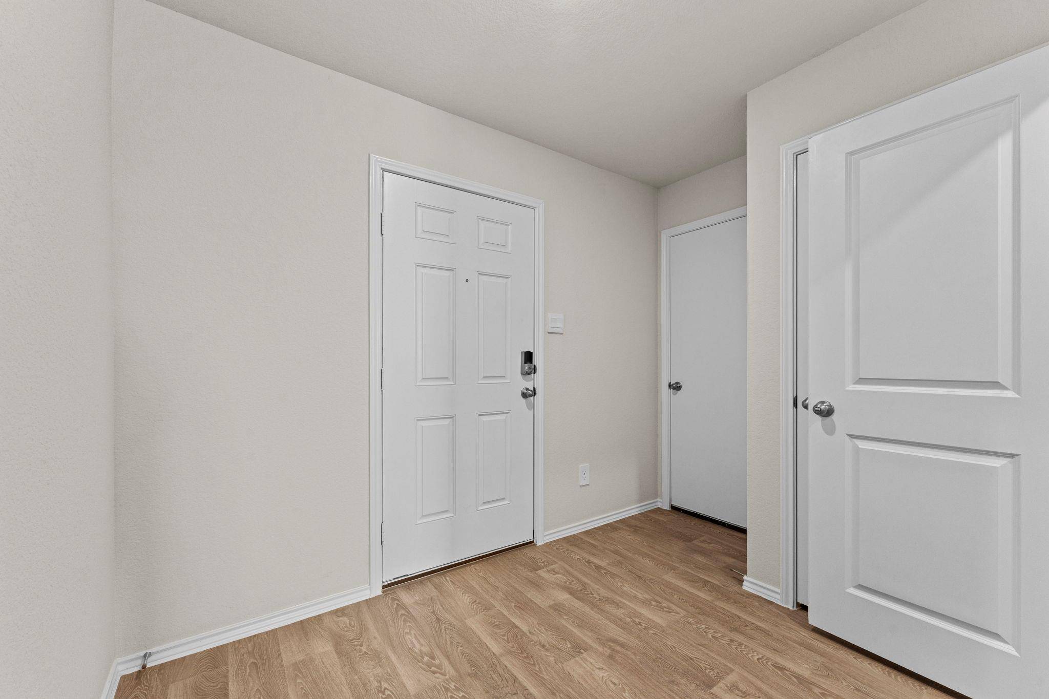 2203 LIONHEART DR, Luling, TX 78648
