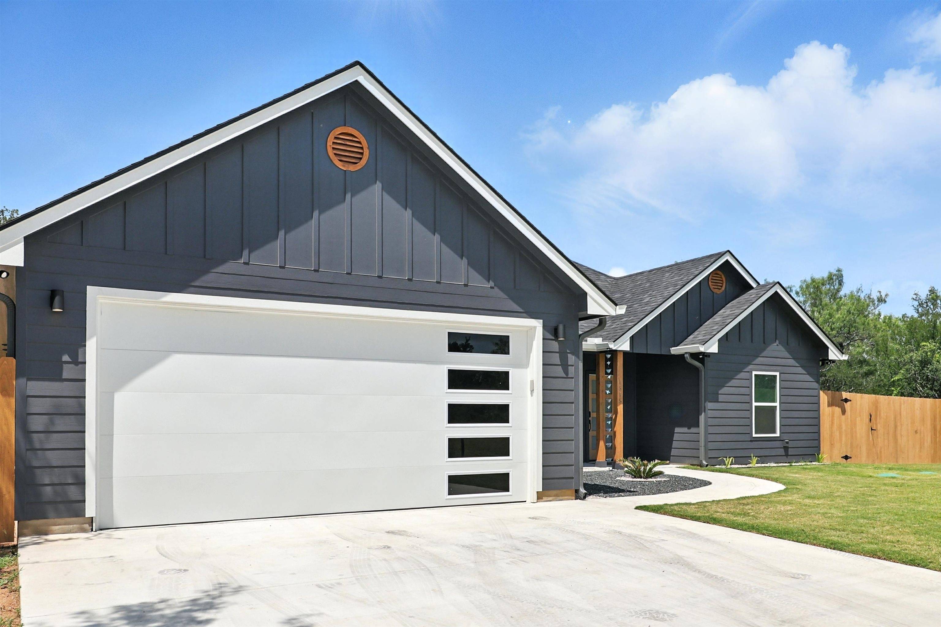 1515 Green Valley LN, Granite Shoals, TX 78654