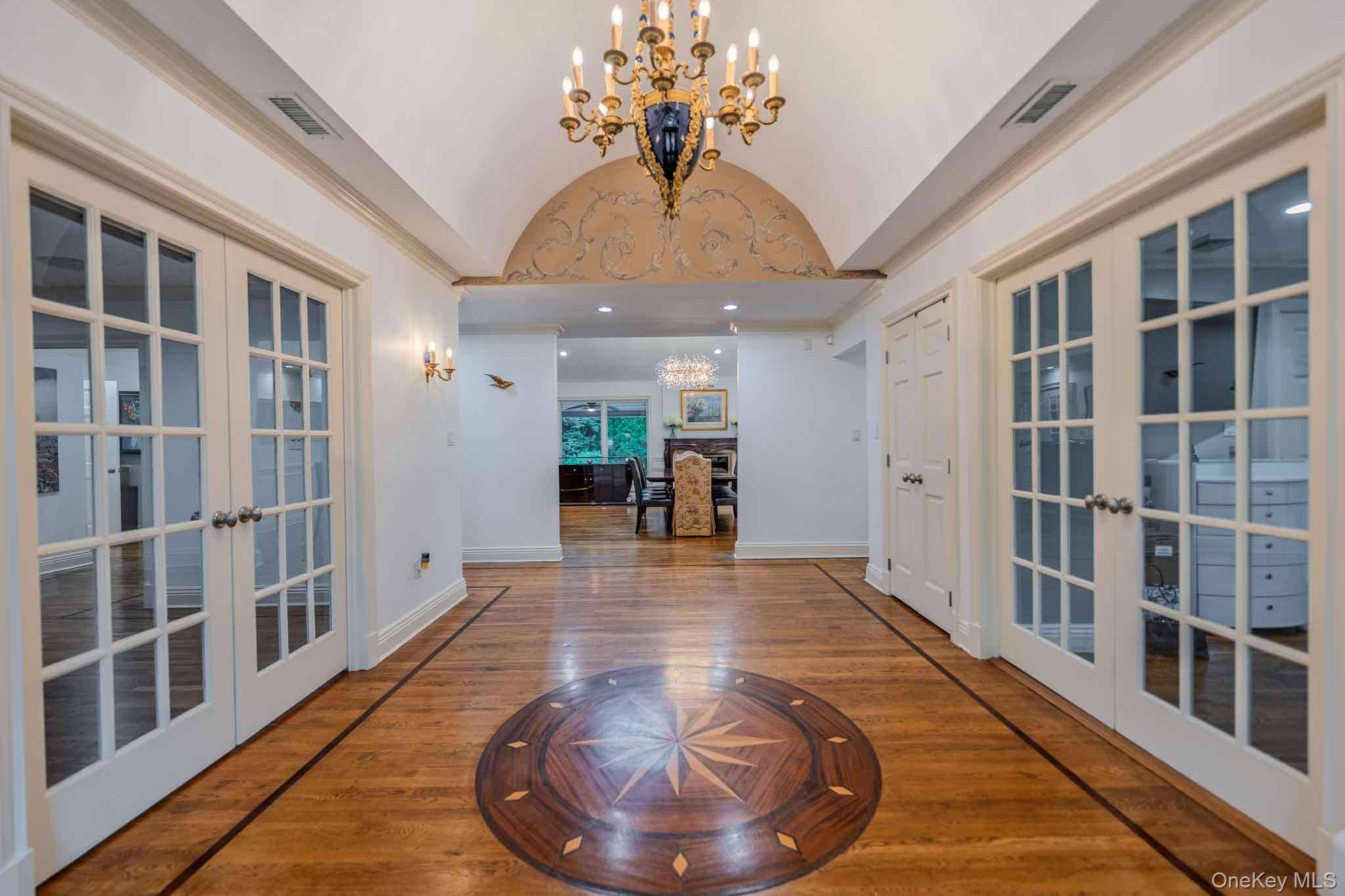 20 Astro PL, Dix Hills, NY 11746