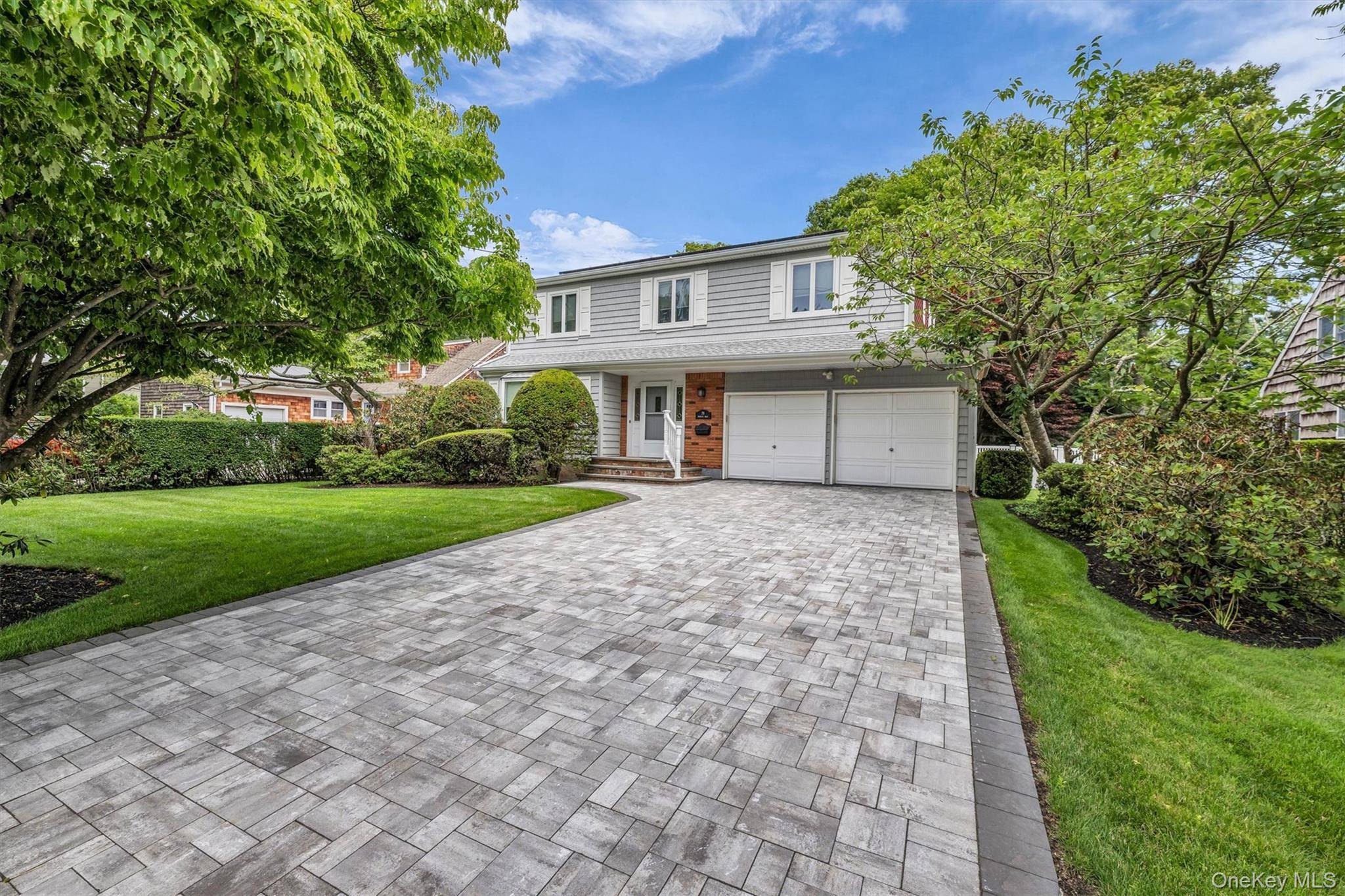 79 Bieselin RD, Bellport Village, NY 11713