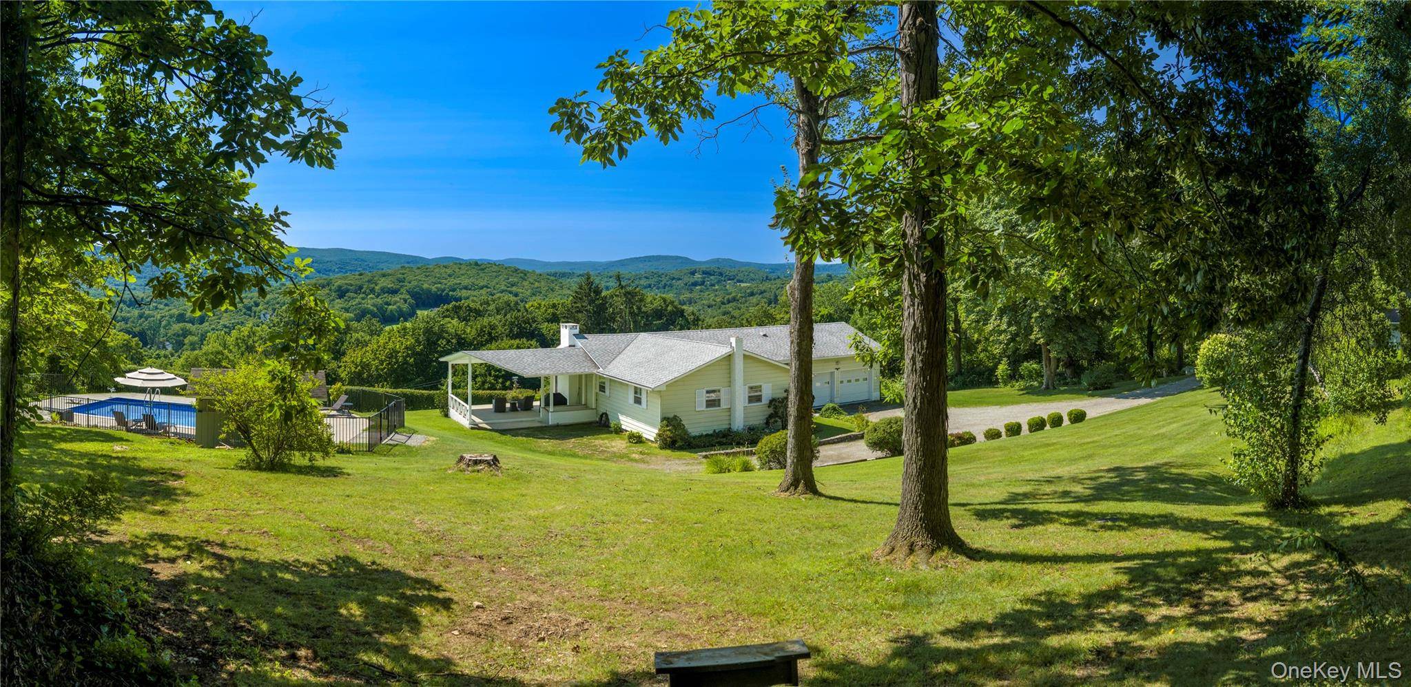21 Overlook DR, Pawling, NY 12564