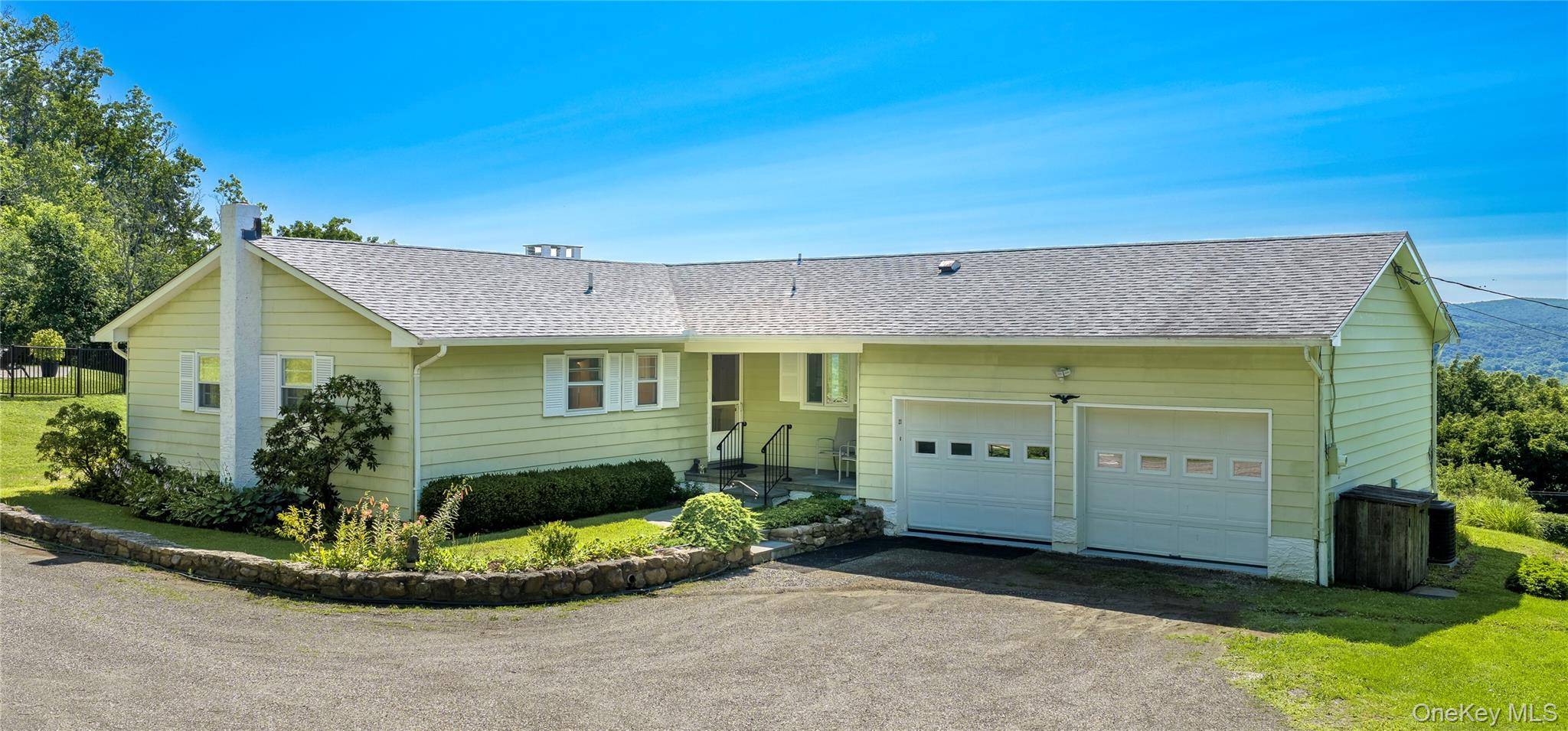 21 Overlook DR, Pawling, NY 12564