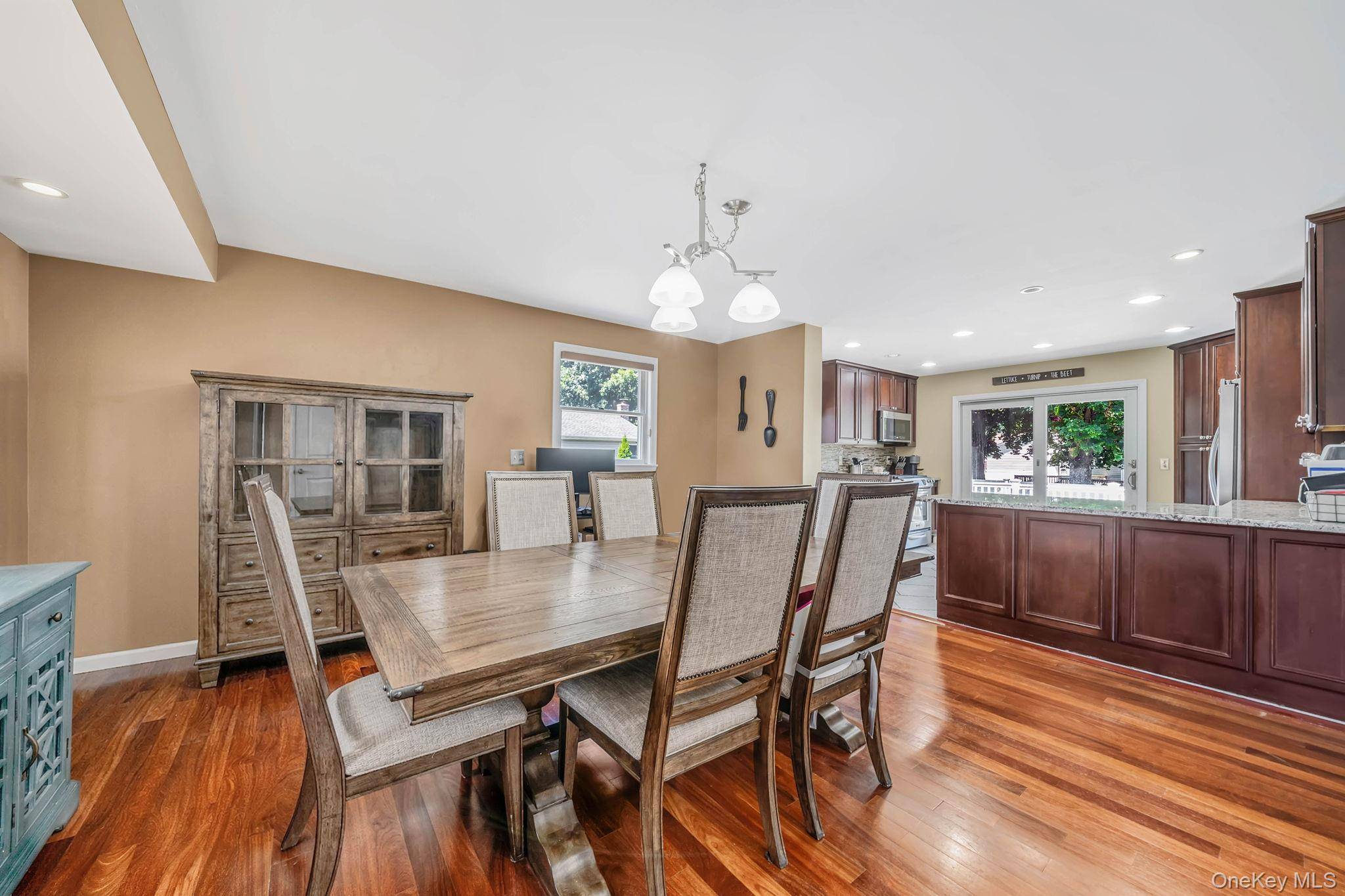107 Terry RD, Sayville, NY 11782