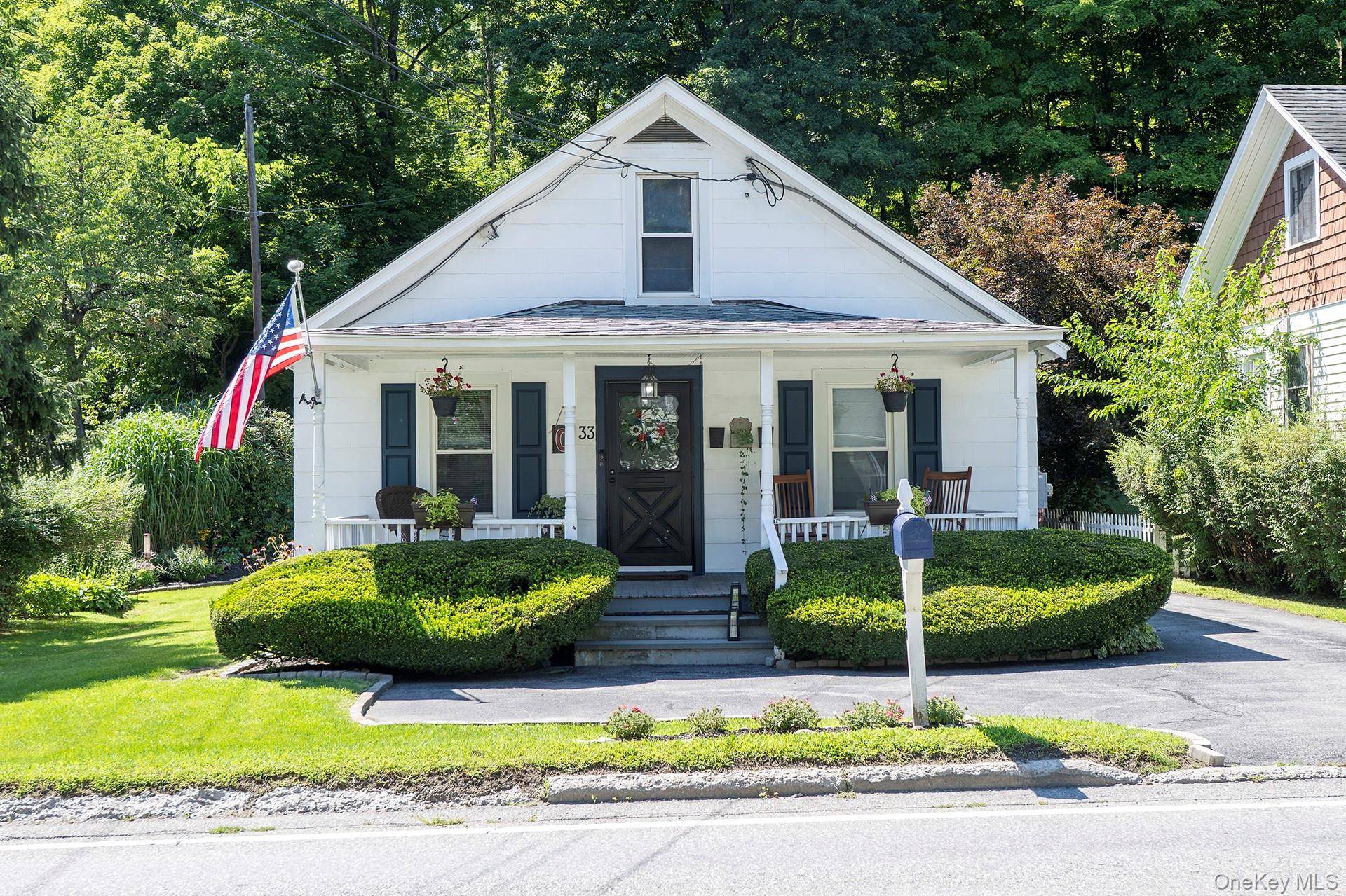 33 North AVE, Pleasant Valley, NY 12569