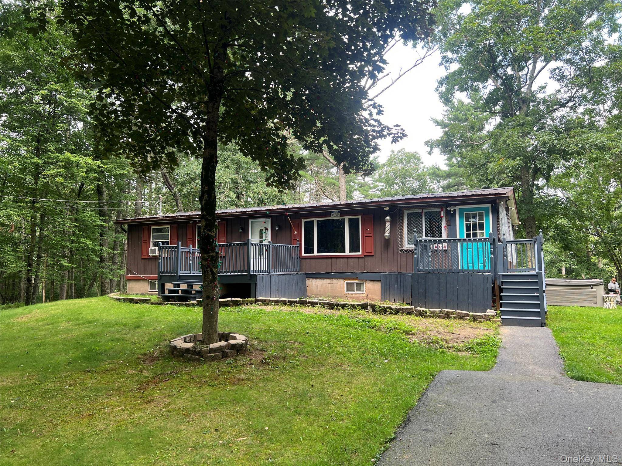 24 Frazier RD, Eldred, NY 12732