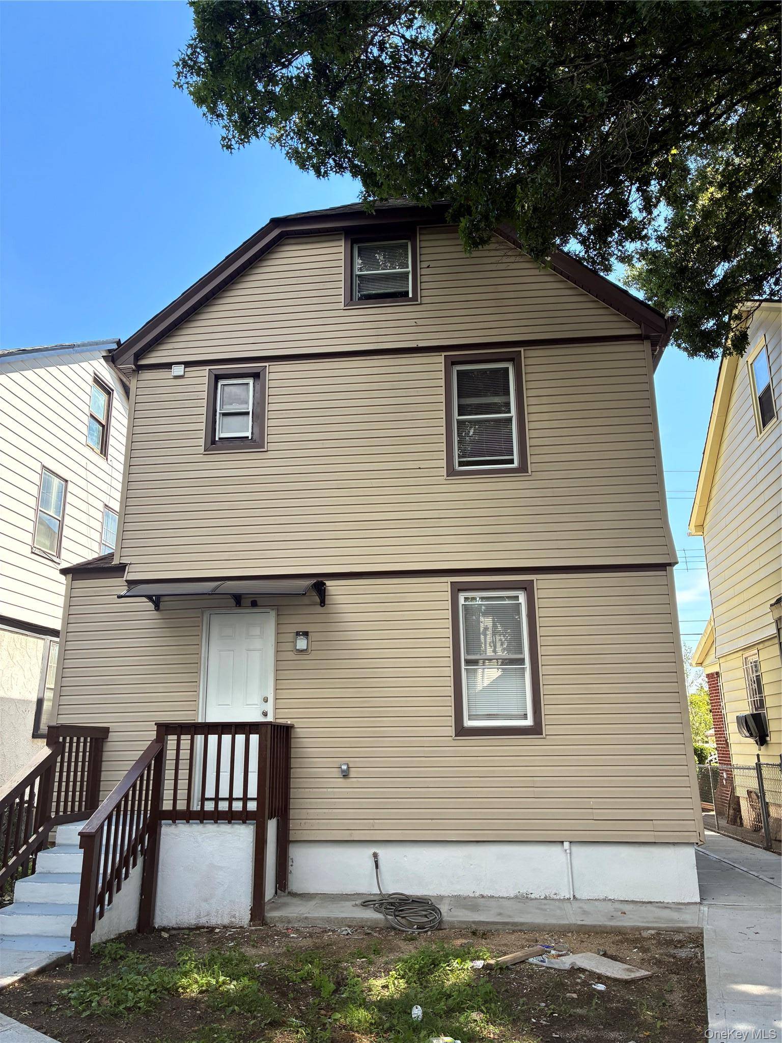 205-15 111TH AVE, Saint Albans, NY 11412