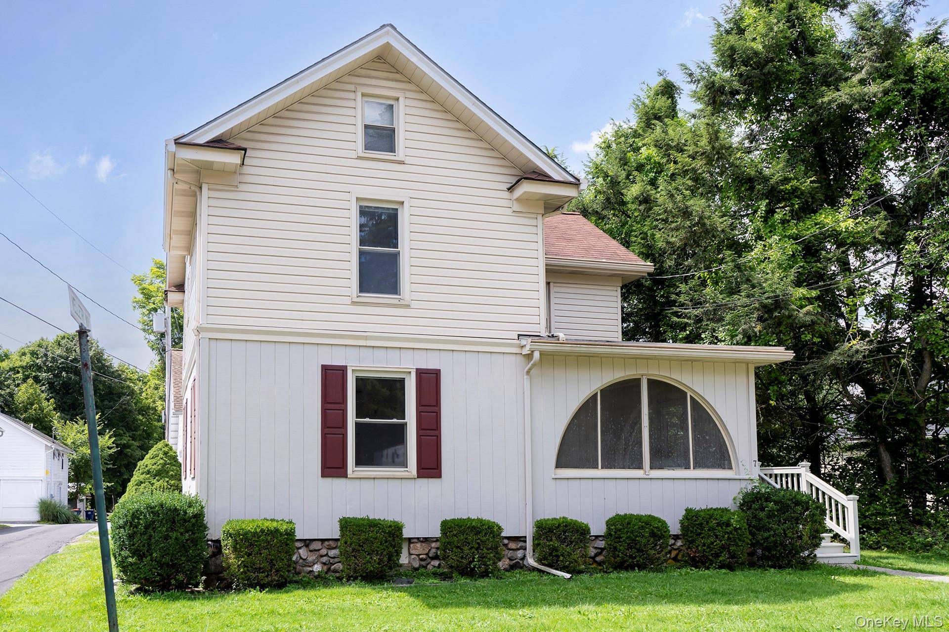 7 Maple AVE, Millbrook, NY 12545