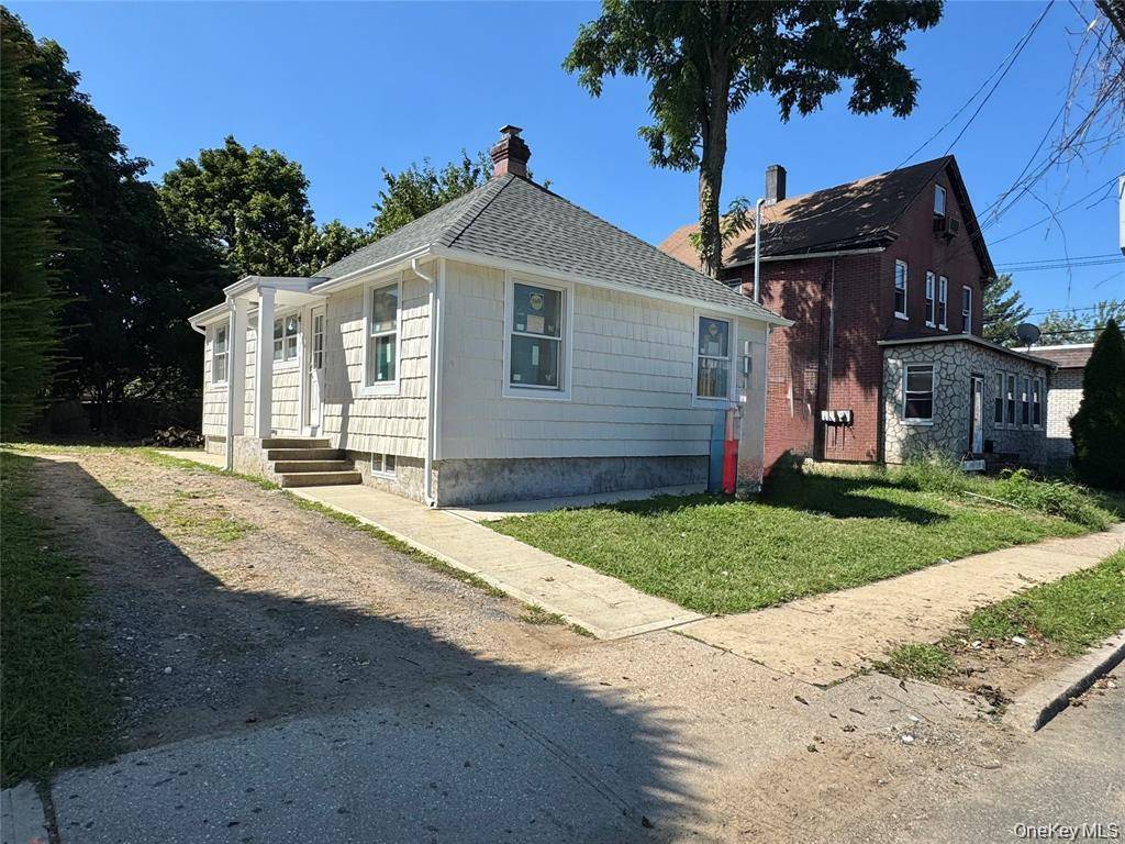 98 Steamboat RD, Great Neck, NY 11024