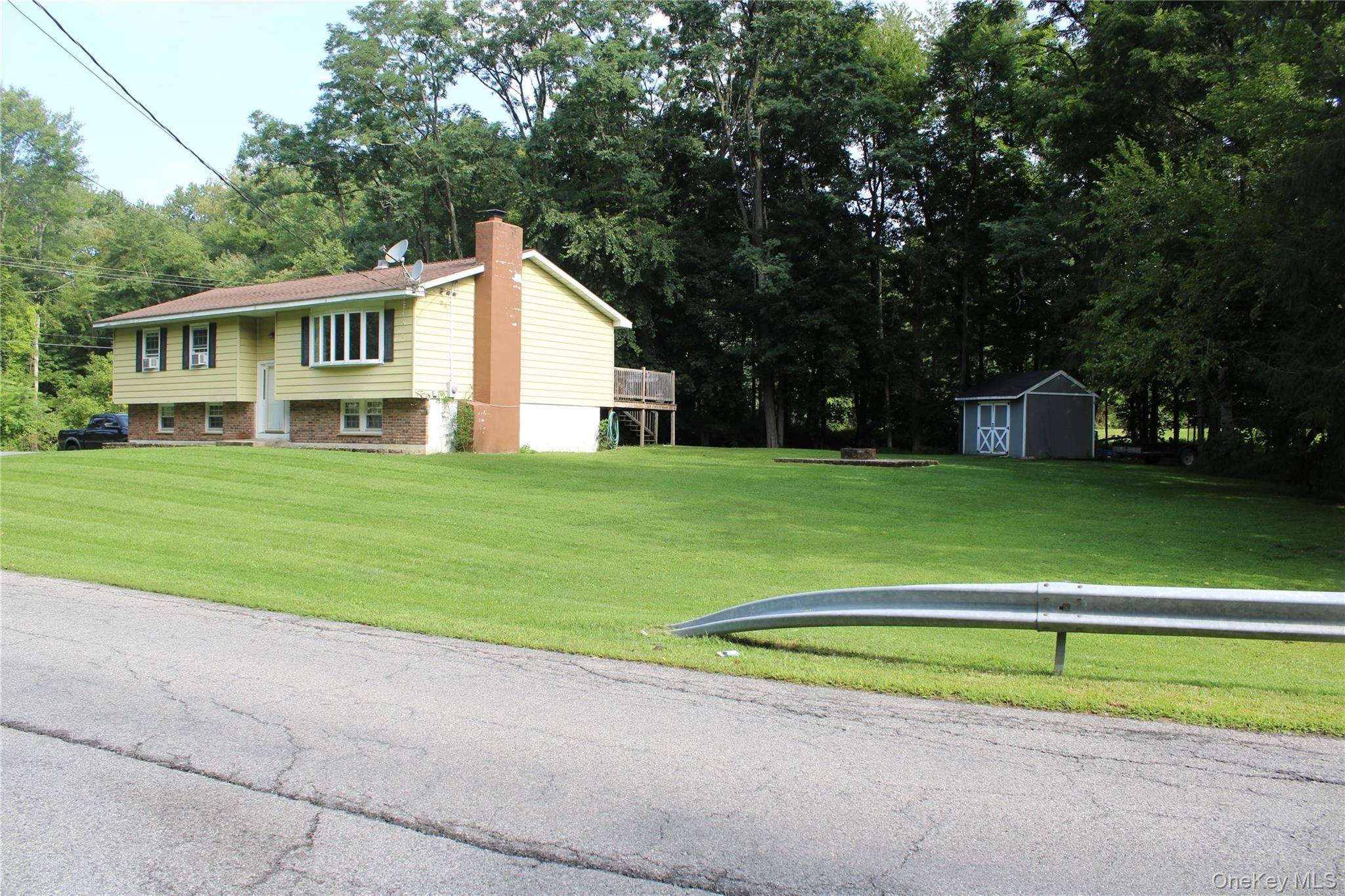 230 Roosevelt RD, Hyde Park, NY 12538
