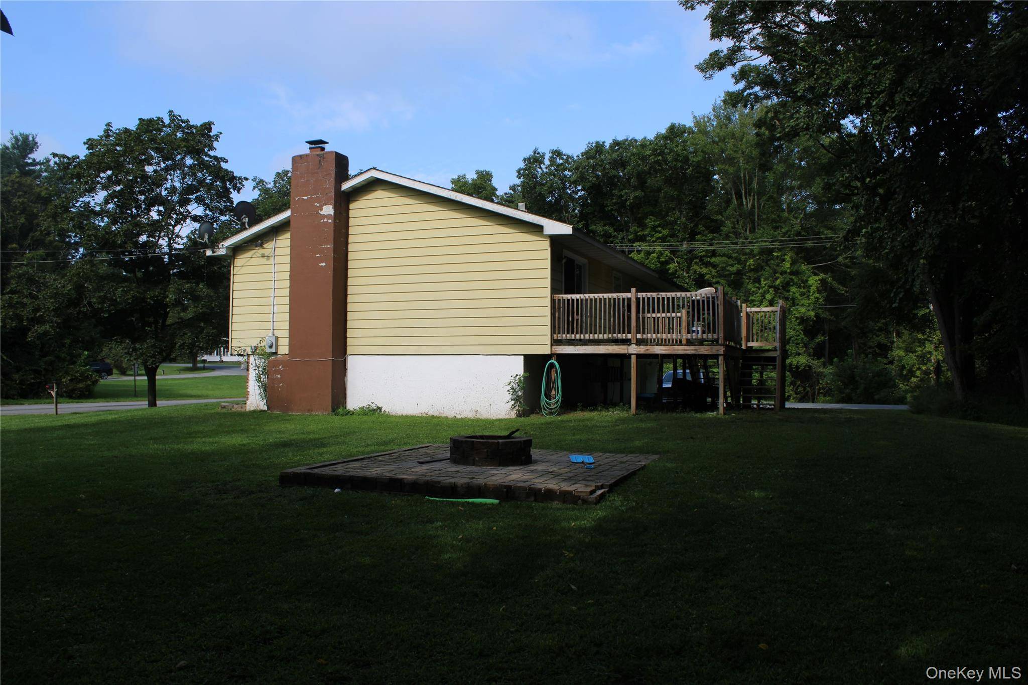 230 Roosevelt RD, Hyde Park, NY 12538