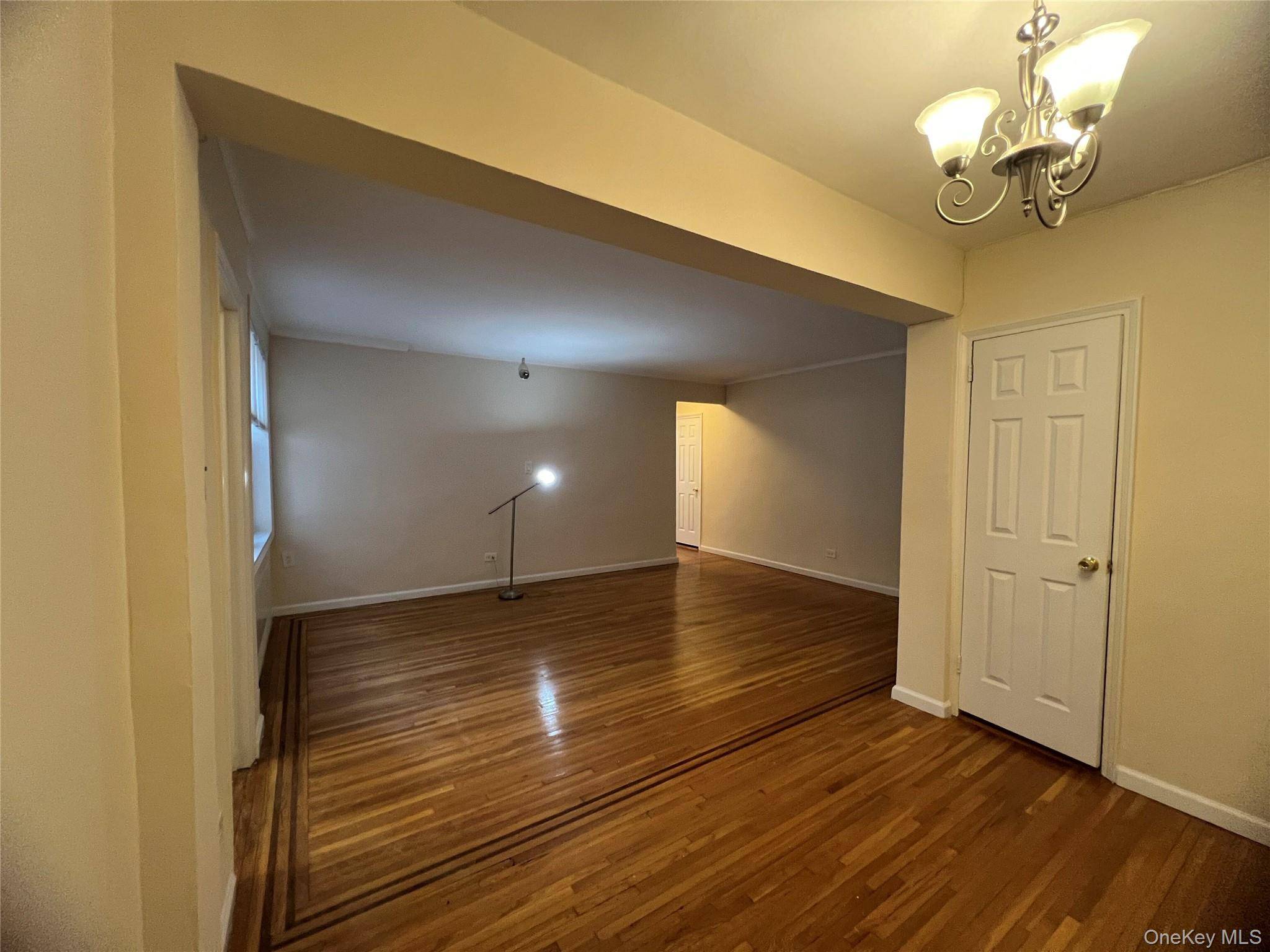 65-74 Saunders ST #1F, Rego Park, NY 11374