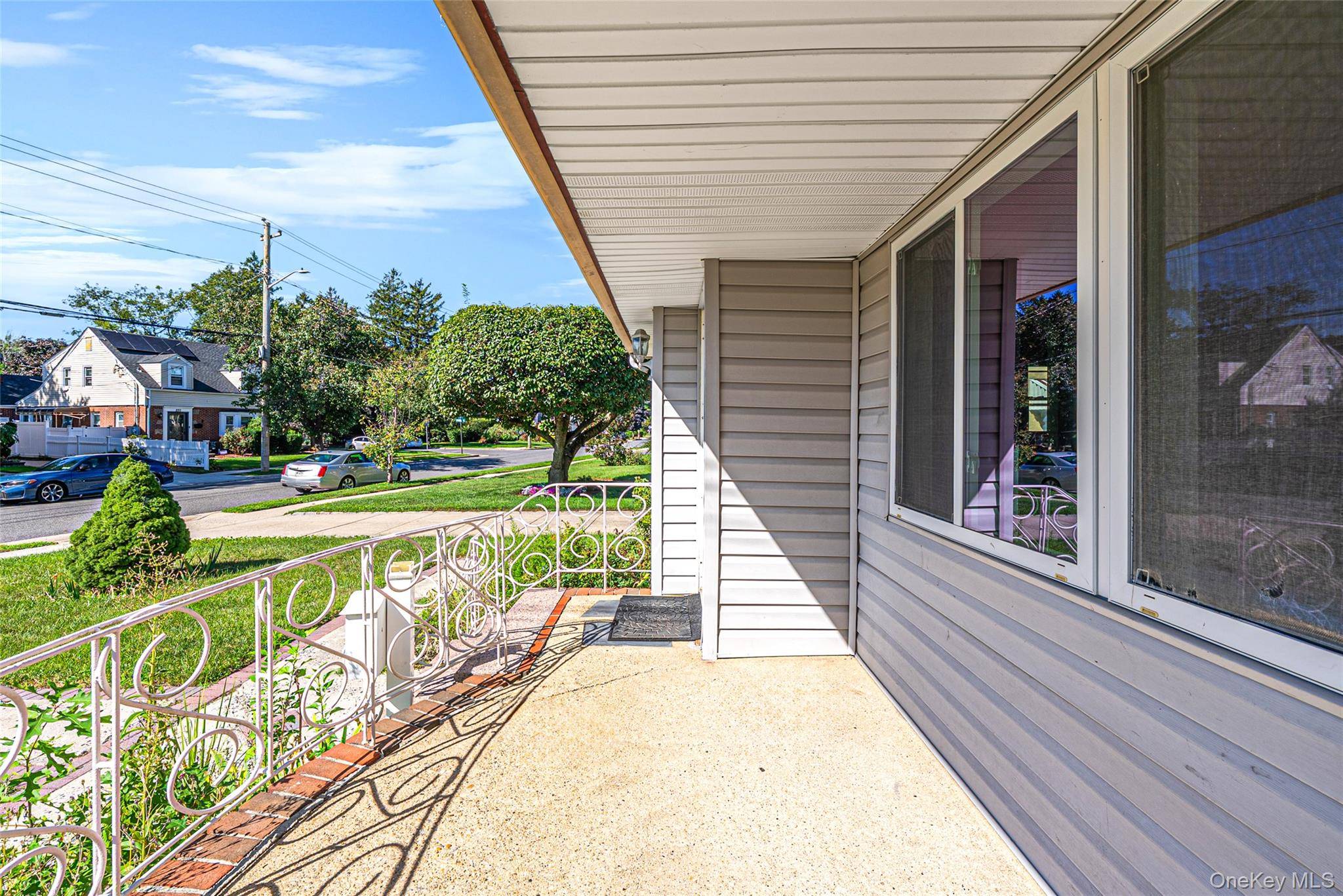231 Cedar ST, Hempstead, NY 11550