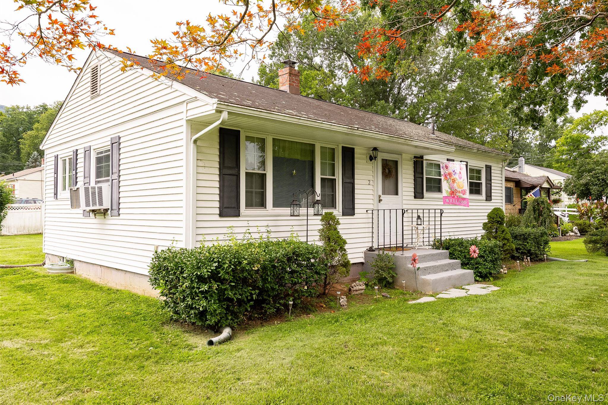 2 Park LN, Beacon, NY 12508