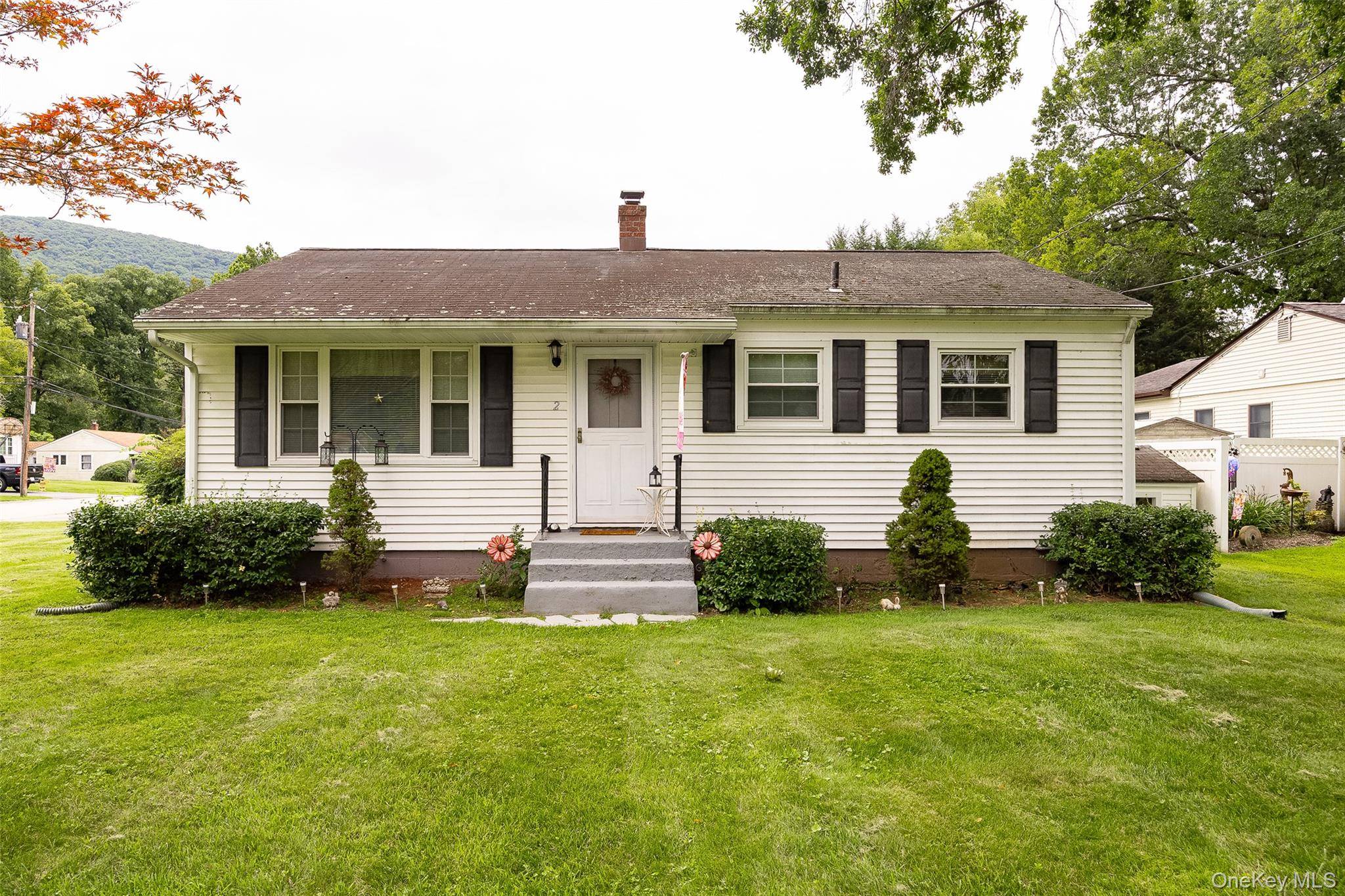 2 Park LN, Beacon, NY 12508