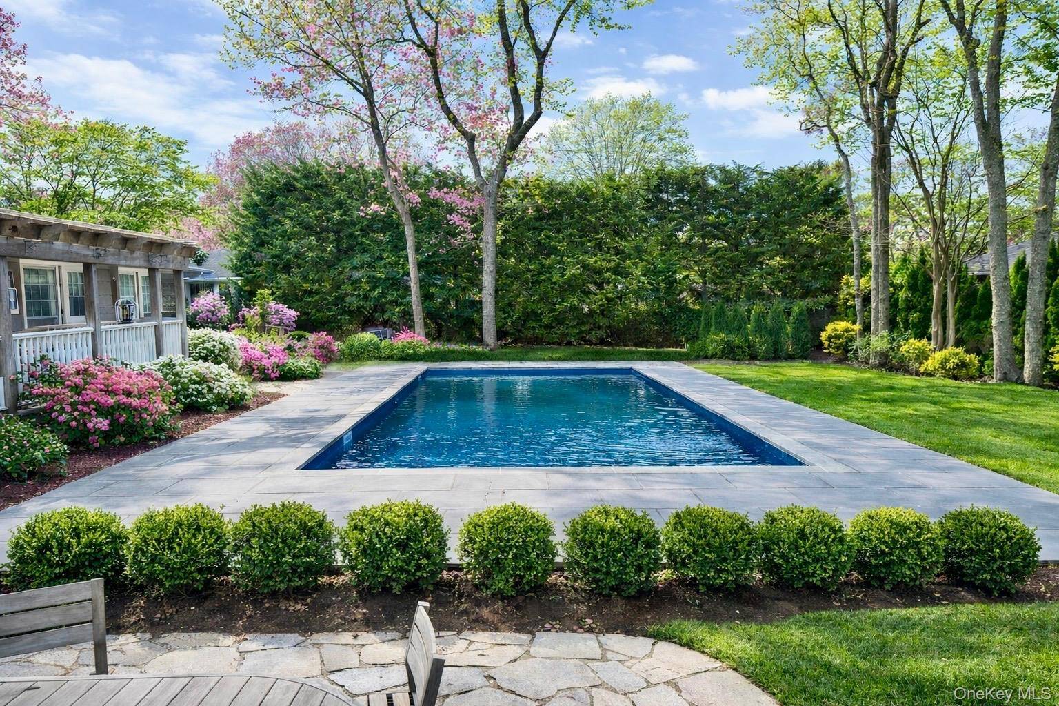 129 Lynncliff RD, Hampton Bays, NY 11946