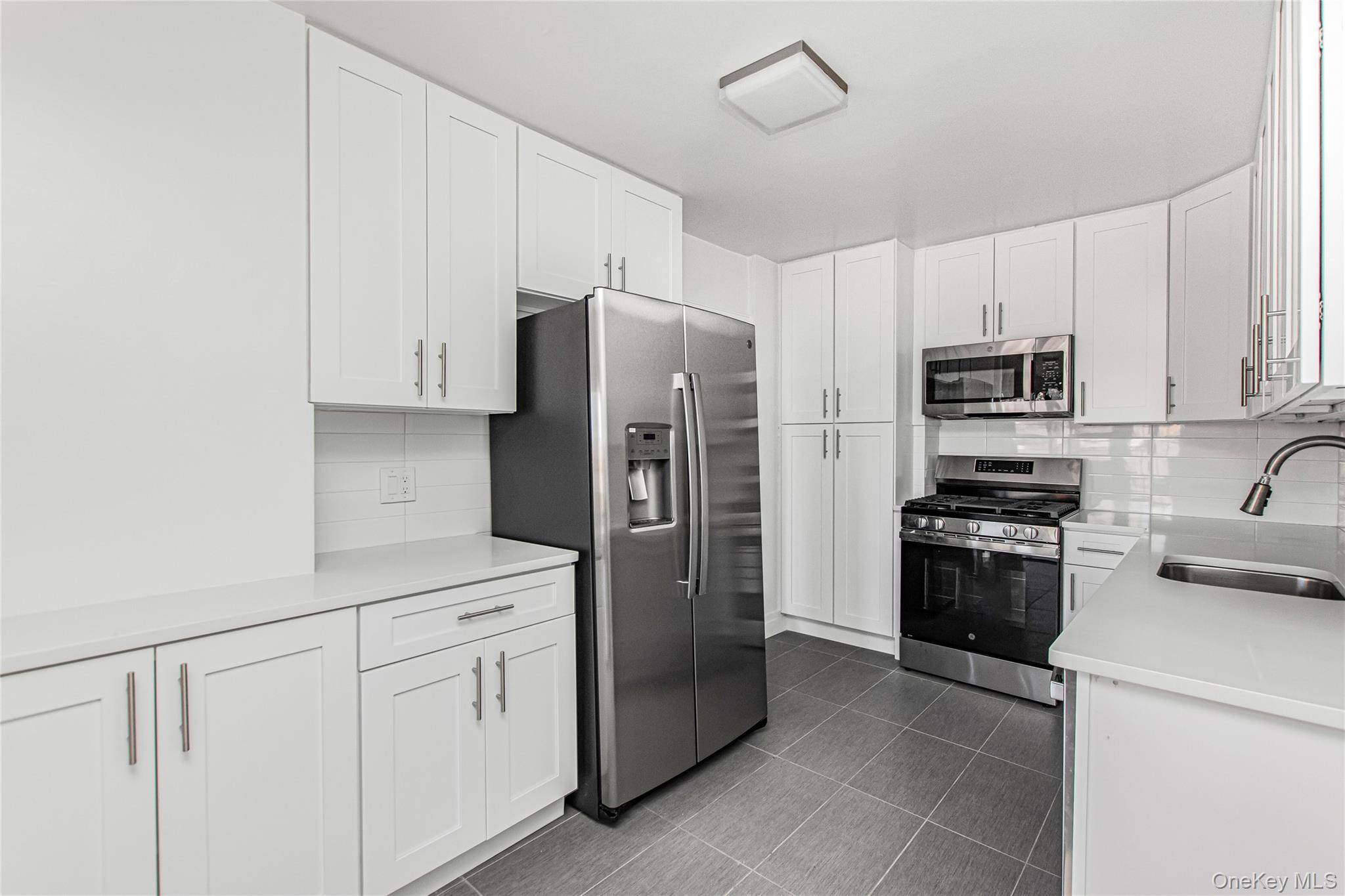 2500 Johnson AVE #6M, Bronx, NY 10463