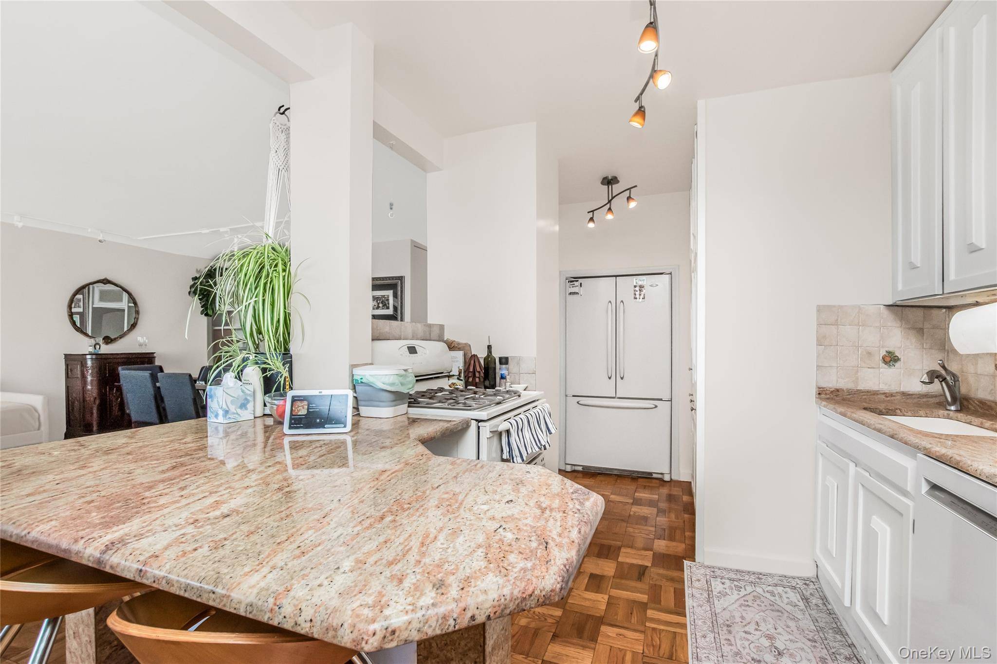 2500 Johnson AVE #5F, Bronx, NY 10463