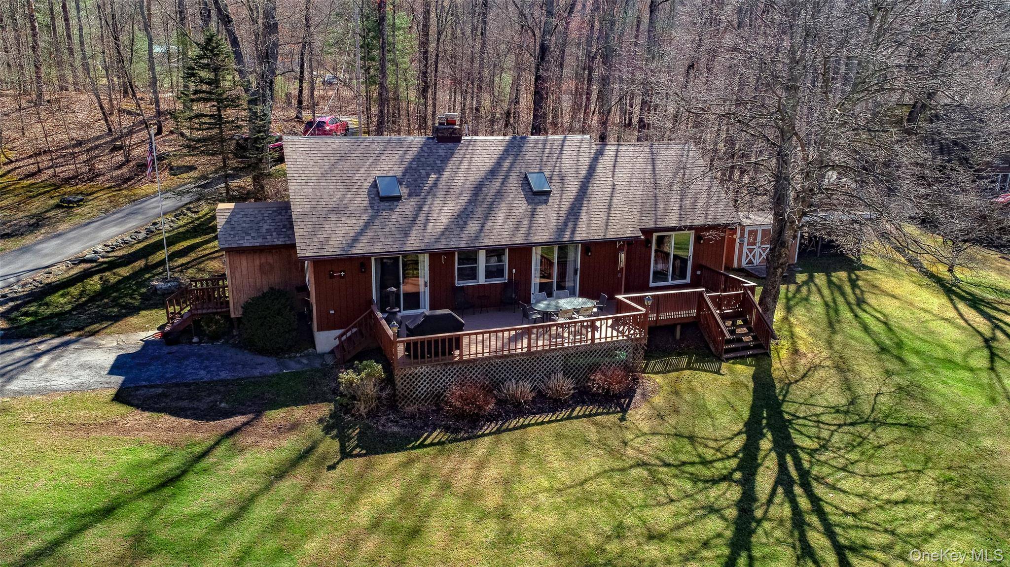19 Arrowhead LN, Narrowsburg, NY 12764