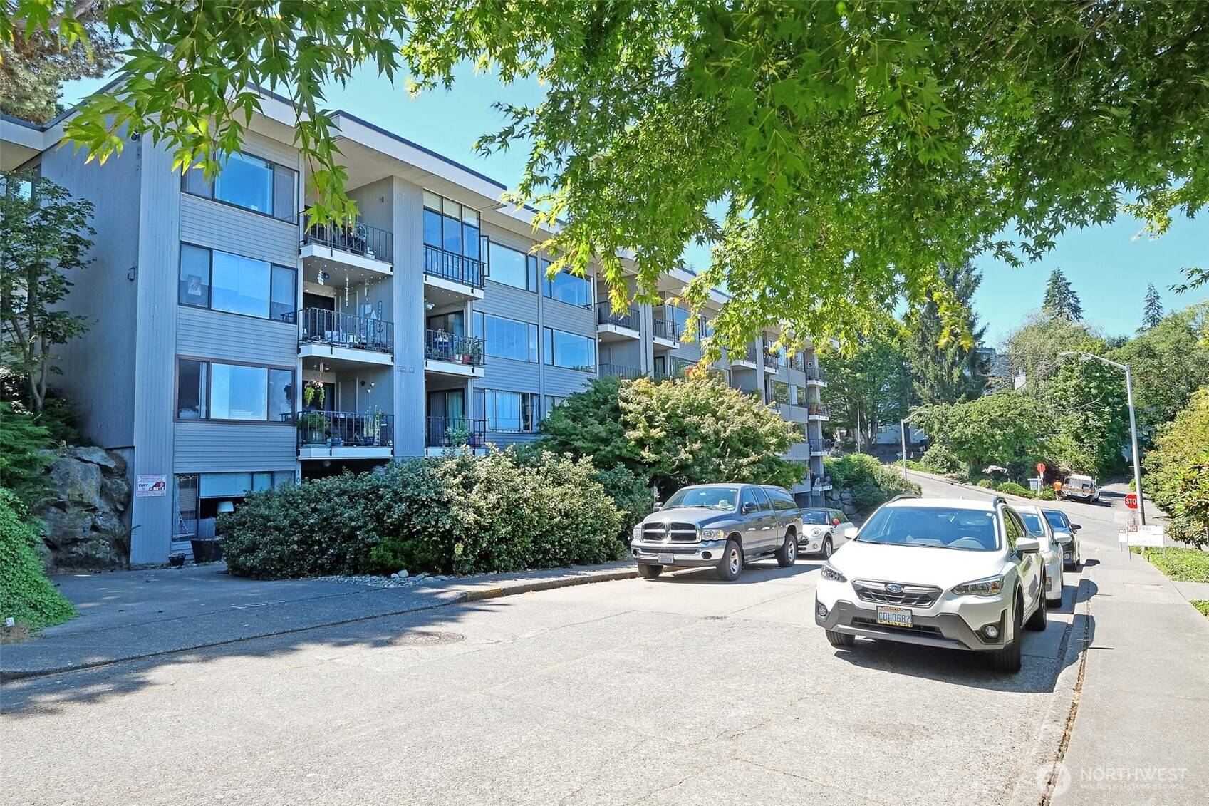 3661 24th PL W #306, Seattle, WA 98199