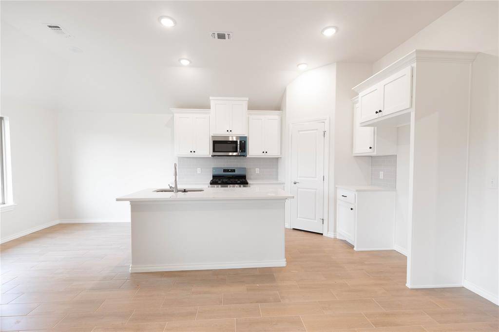 10340 SW 56th ST, Mustang, OK 73064