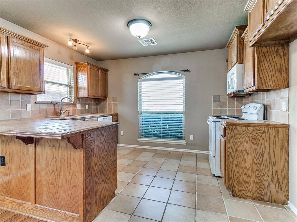 2327 Tortoise DR, Oklahoma City, OK 73130