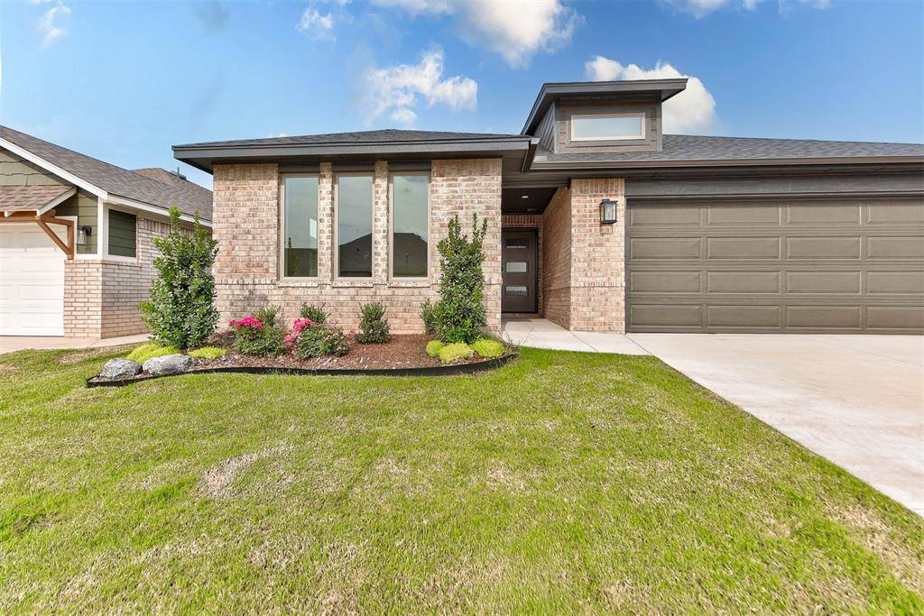 3305 Gunnison River DR, Yukon, OK 73099