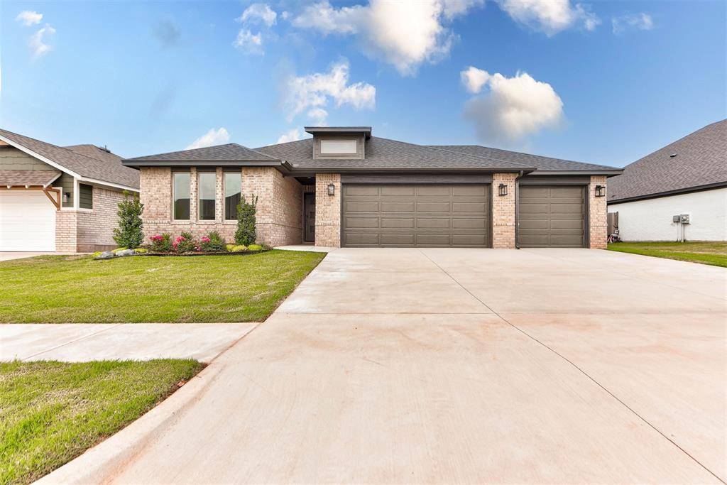 3305 Gunnison River DR, Yukon, OK 73099