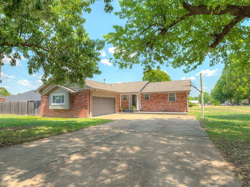 524 S Lewis LN, Mustang, OK 73064
