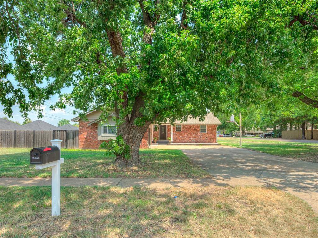 524 S Lewis LN, Mustang, OK 73064