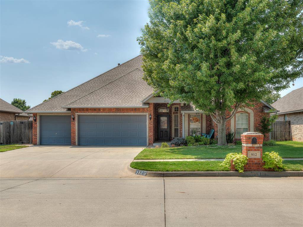912 Regal RD, Yukon, OK 73099