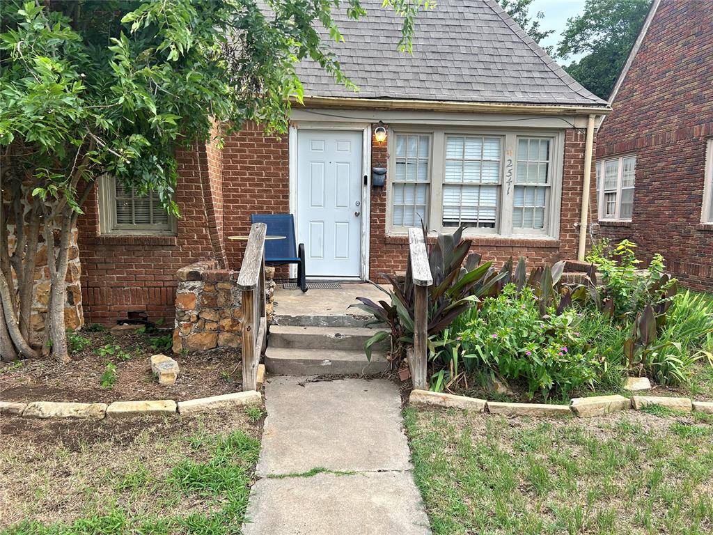 2541 NW 11th ST, Oklahoma City, OK 73107