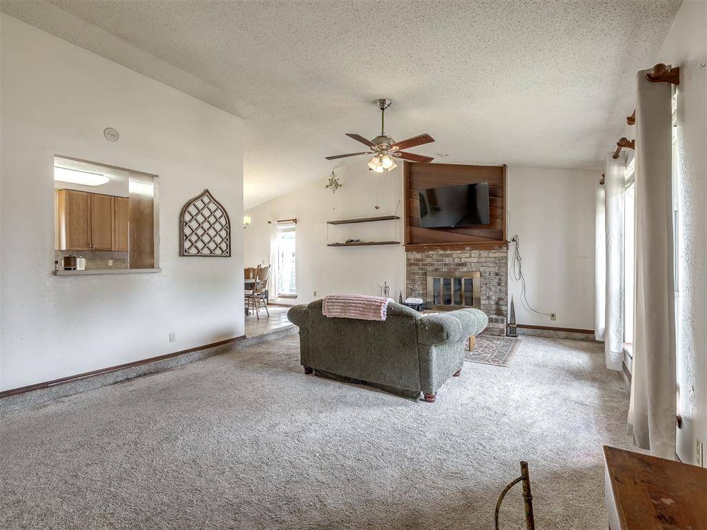 1176 Robin Hood LN, Norman, OK 73072