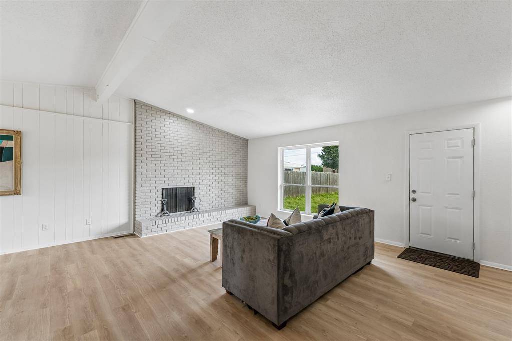 6736 Cherry PL, Oklahoma City, OK 73127
