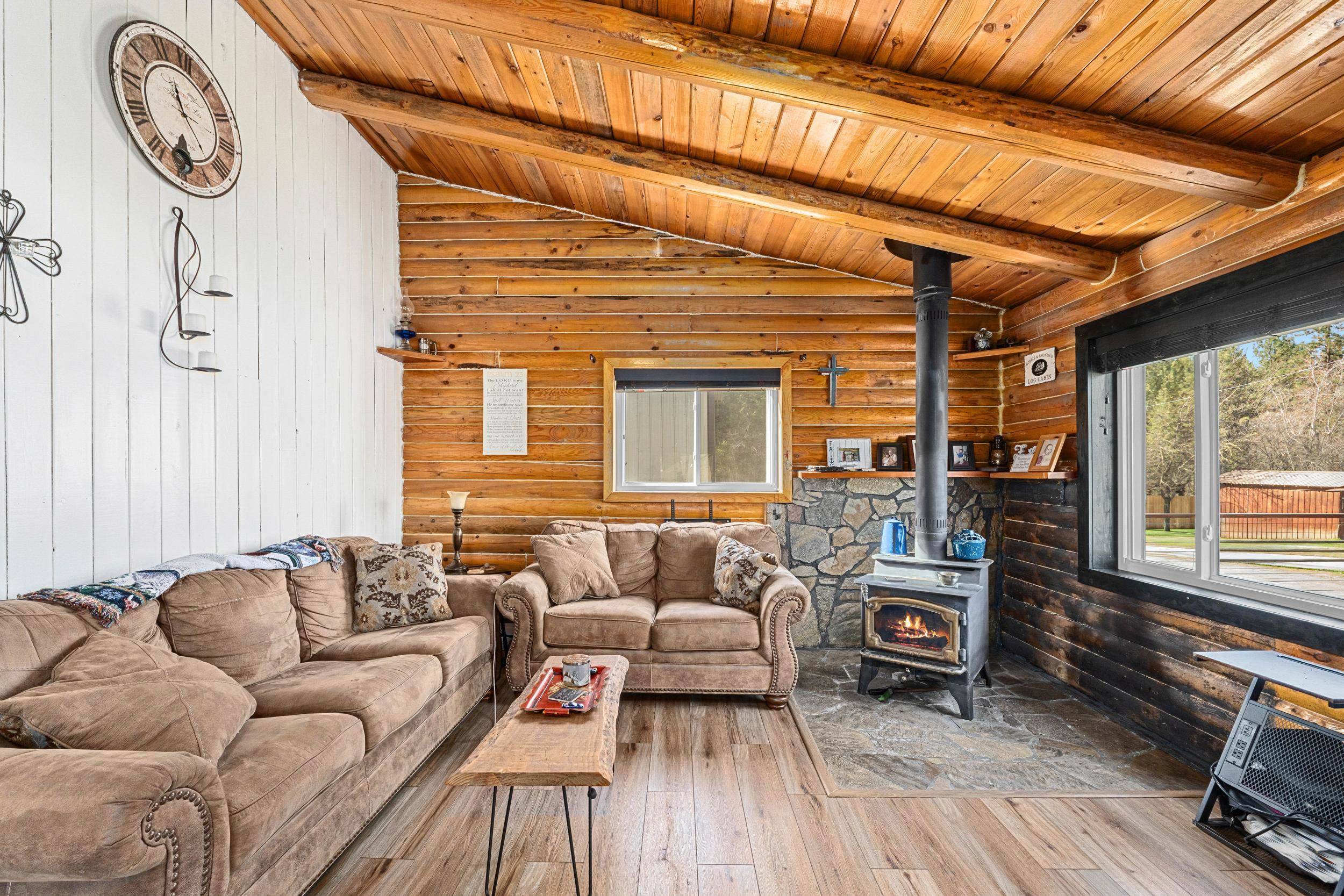 1903 Orchard Dr, Evans, WA 99126